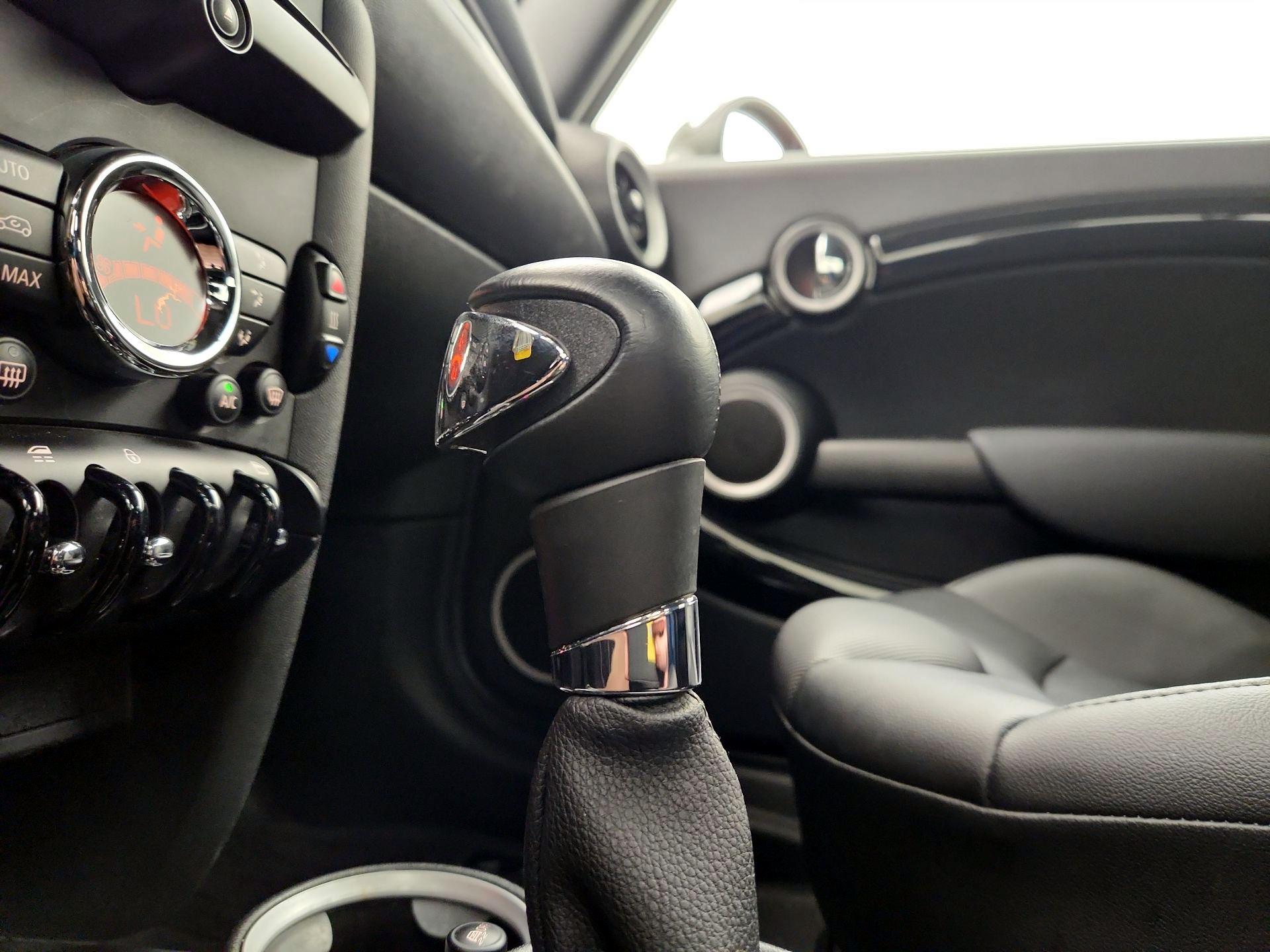 Thumbnail: 2015 MINI Cooper - 15