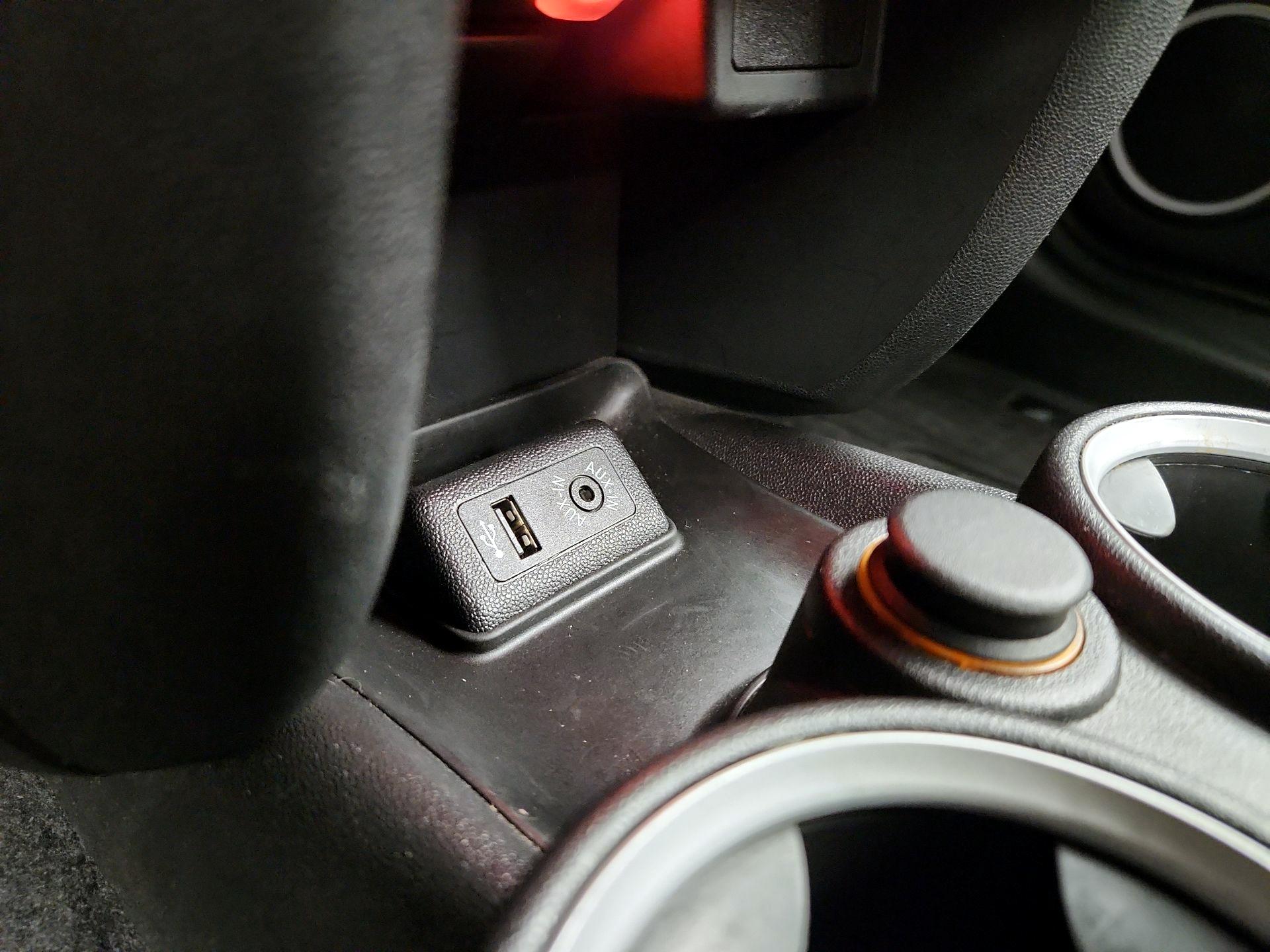 Thumbnail: 2015 MINI Cooper - 16