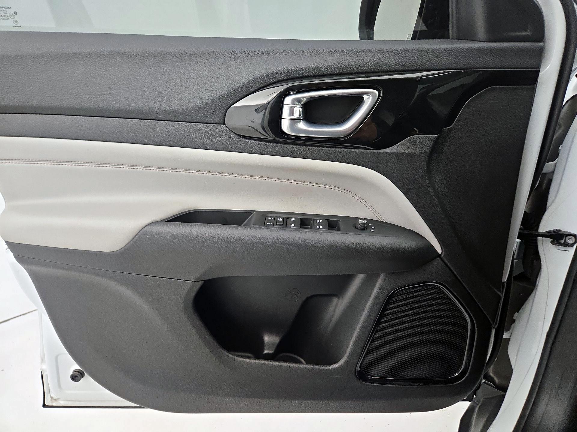 Thumbnail: 2022 Jeep Compass - 12