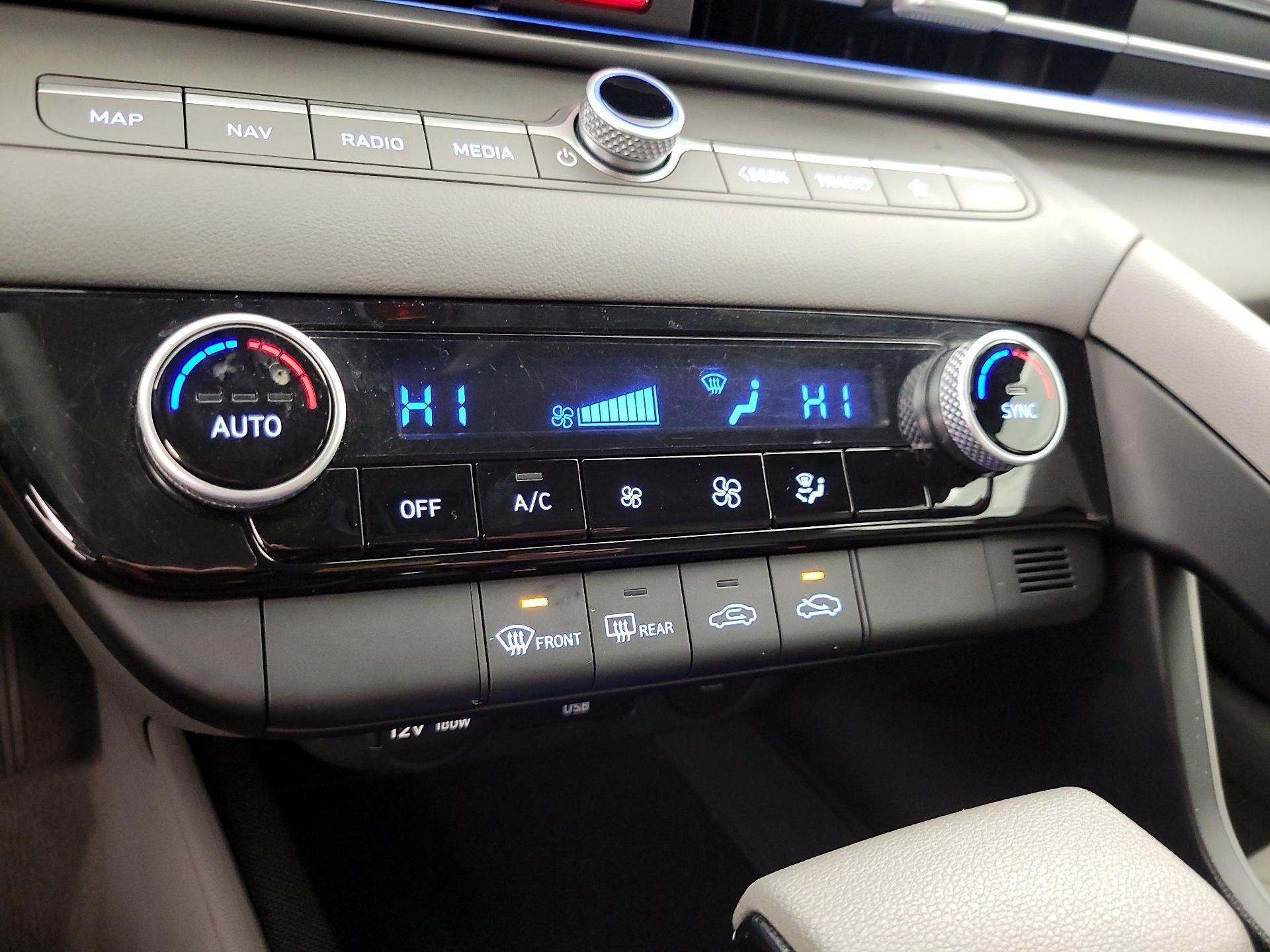 Thumbnail: 2024 Hyundai Elantra - 17