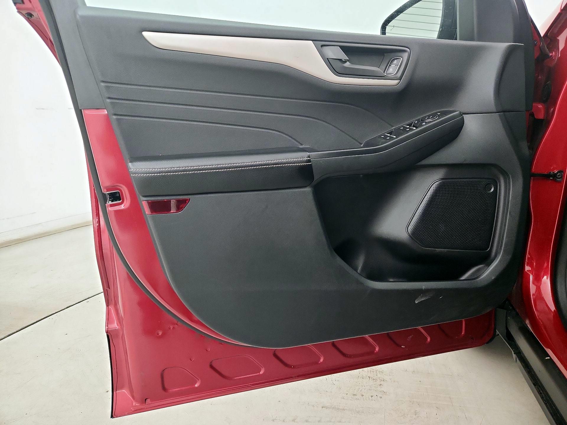Thumbnail: 2022 Ford Escape - 12