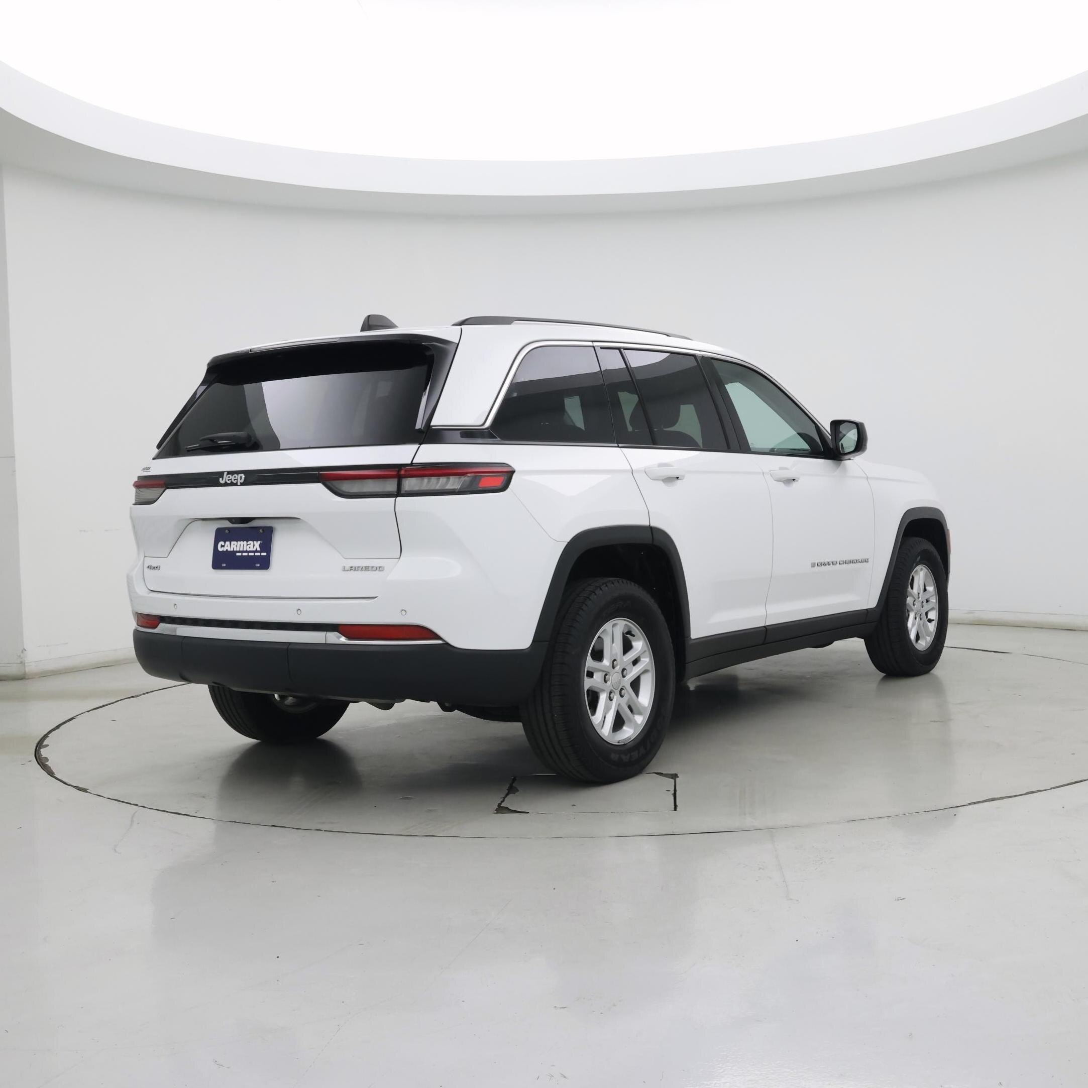Thumbnail: 2023 Jeep Grand Cherokee - 8