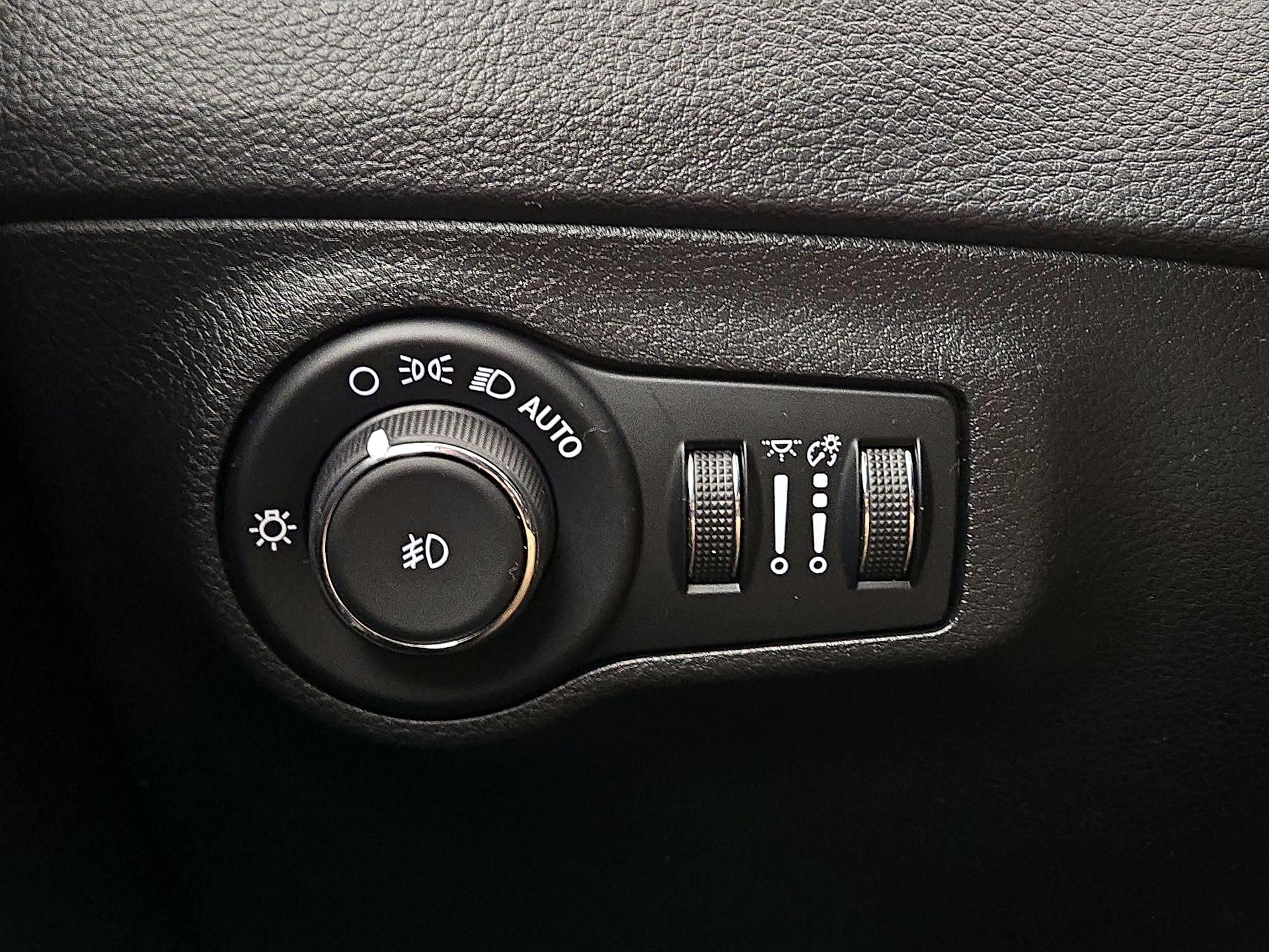 Thumbnail: 2020 Jeep Compass - 13