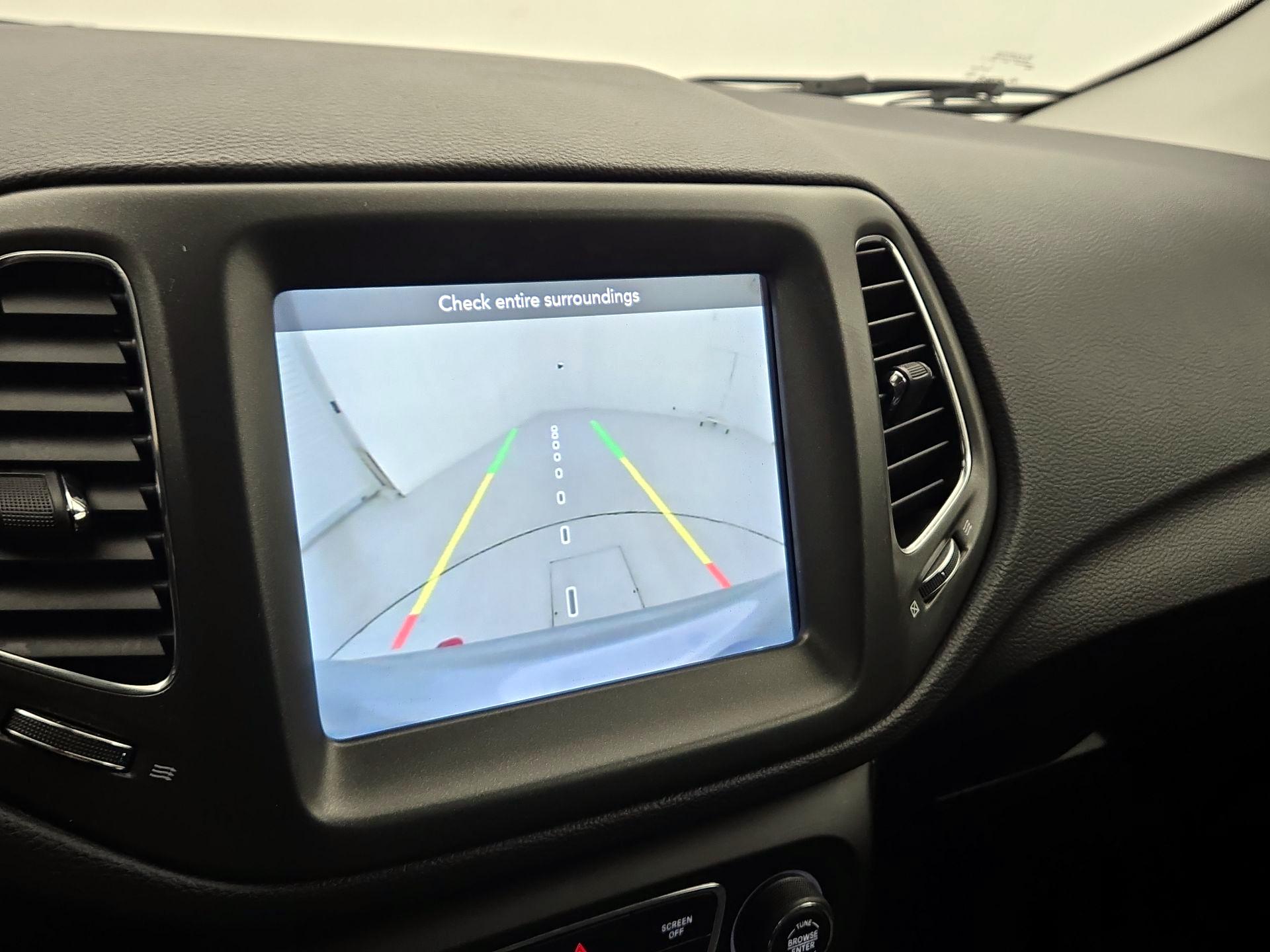 Thumbnail: 2020 Jeep Compass - 14