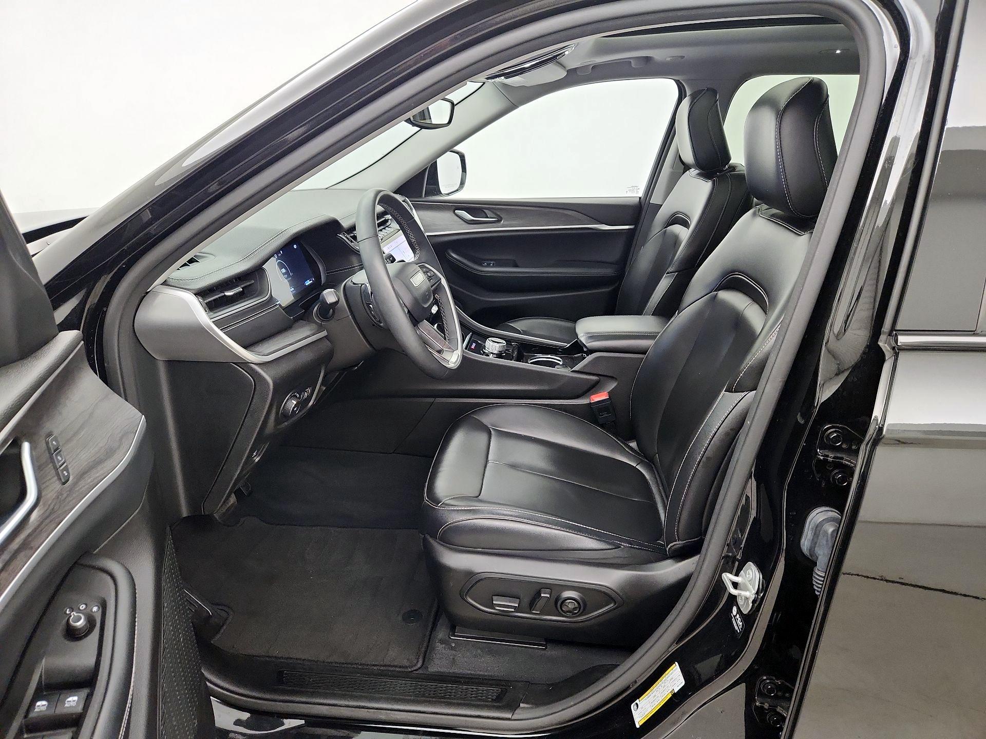 Thumbnail: 2023 Jeep Grand Cherokee L - 11