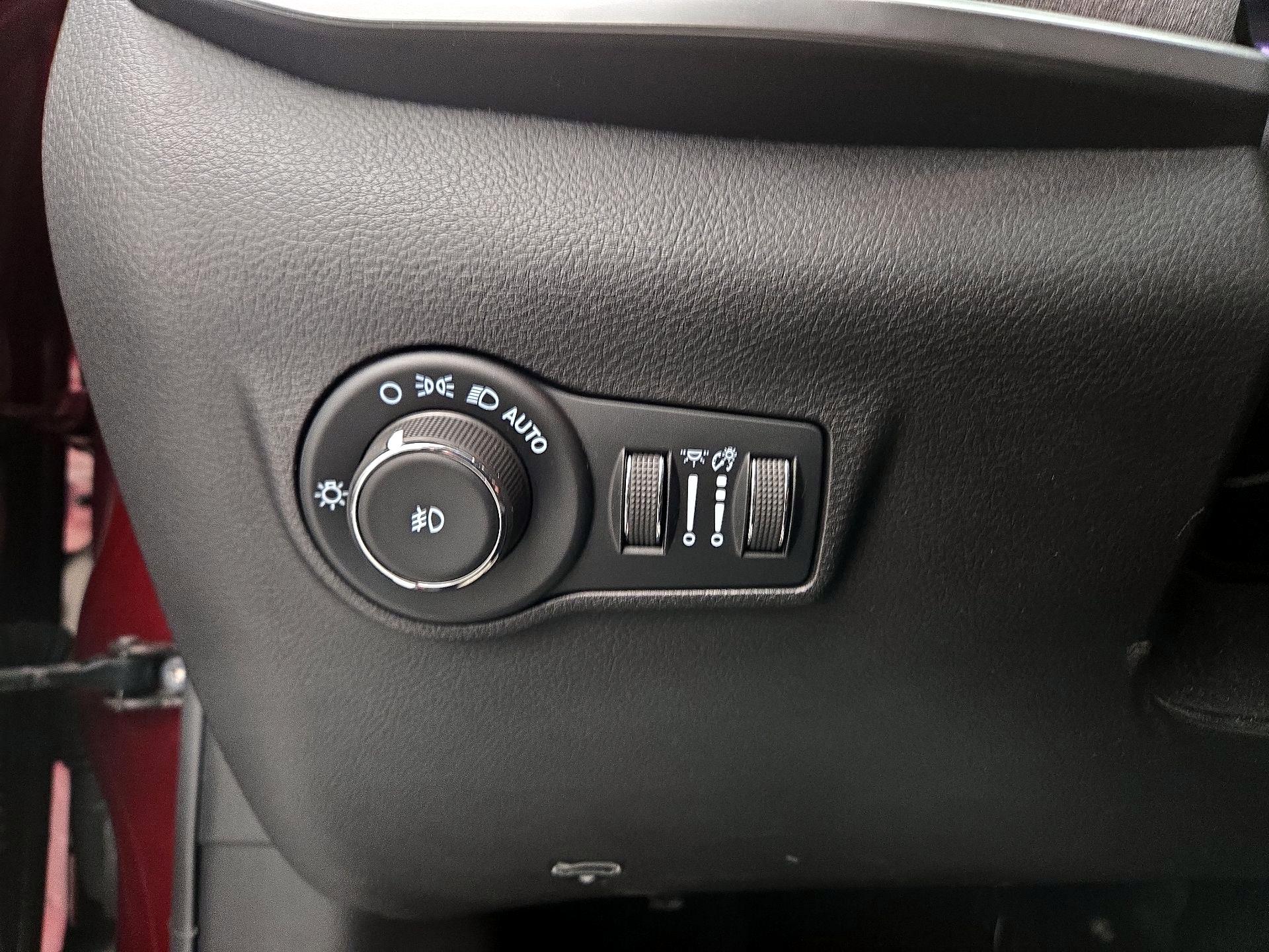 Thumbnail: 2022 Jeep Compass - 13