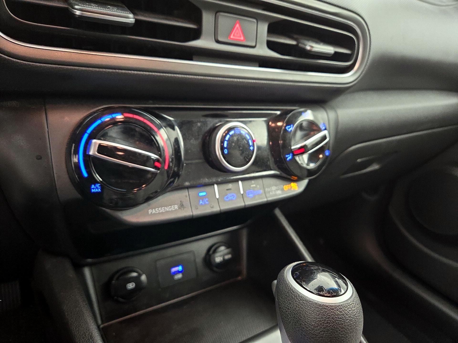 Thumbnail: 2022 Hyundai Kona - 16