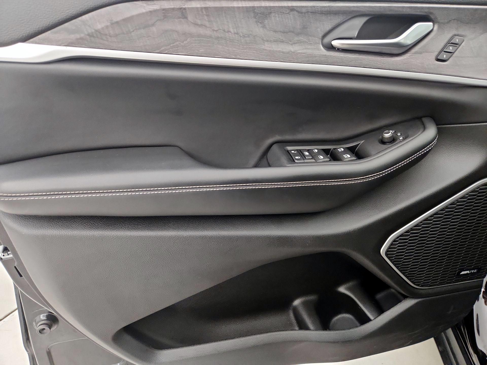 Thumbnail: 2022 Jeep Grand Cherokee - 12