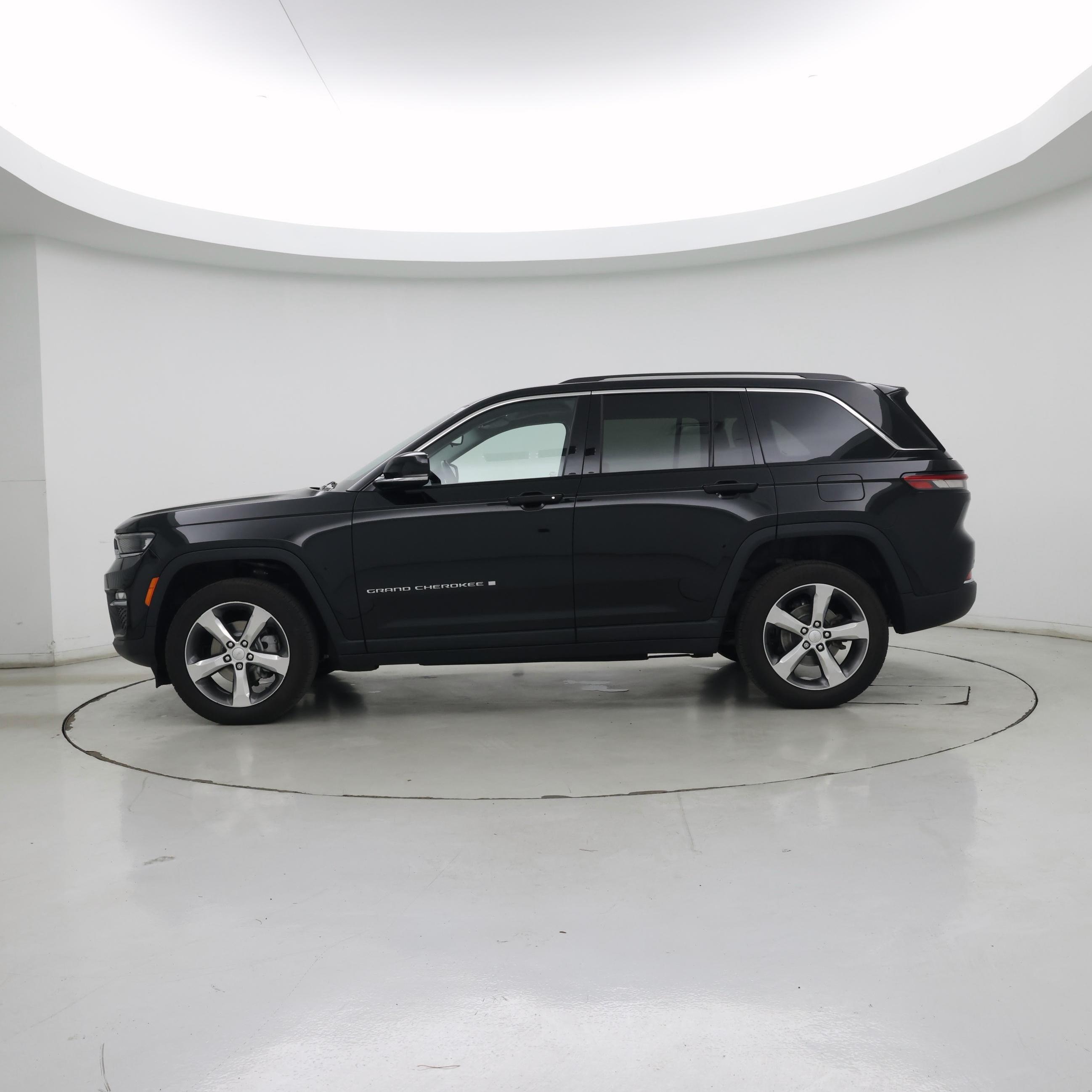 Thumbnail: 2022 Jeep Grand Cherokee - 3