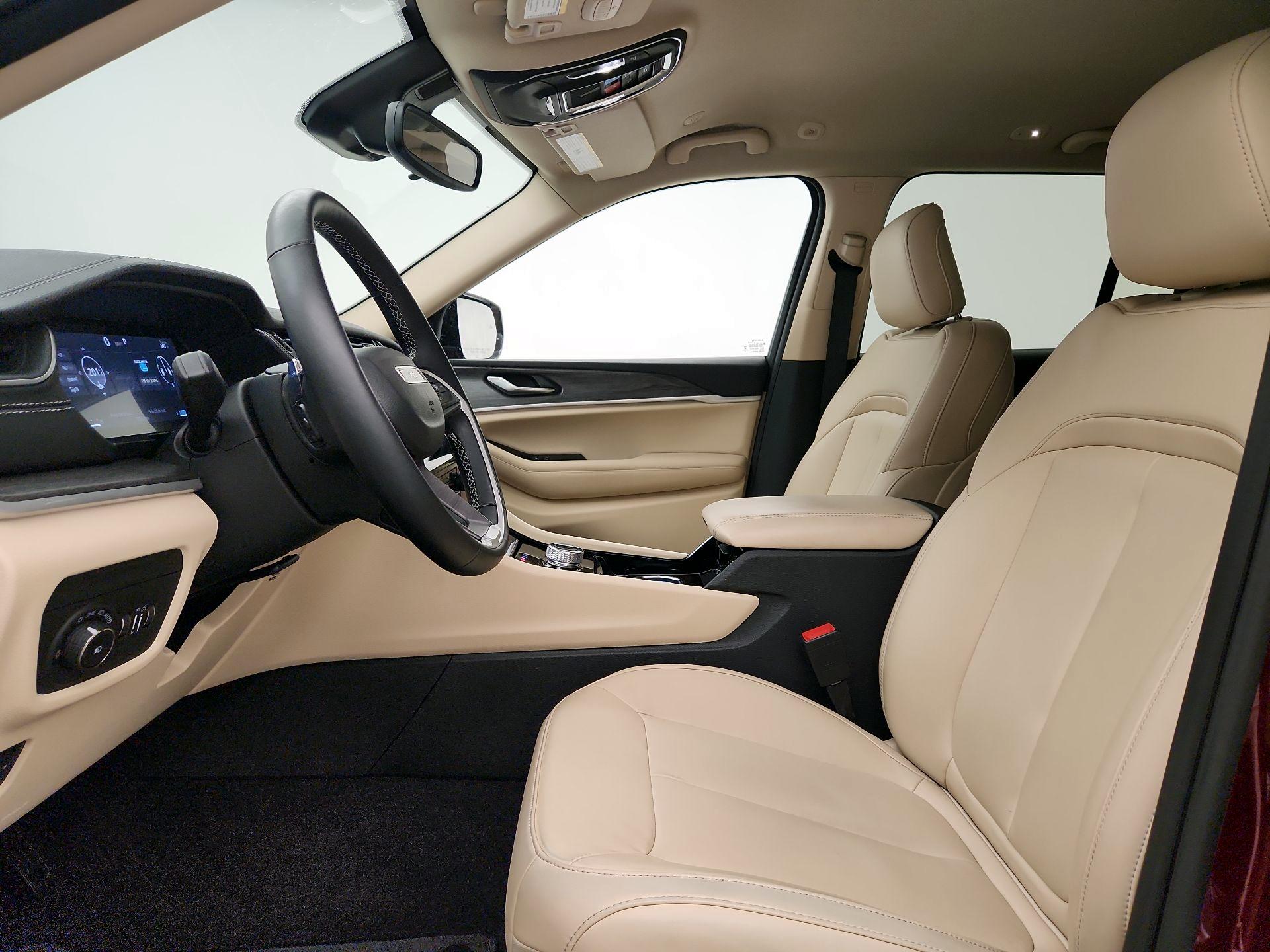 Thumbnail: 2022 Jeep Grand Cherokee - 11