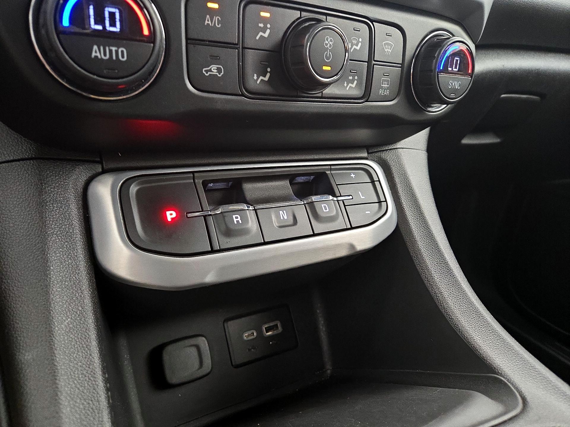 Thumbnail: 2022 GMC Acadia - 17