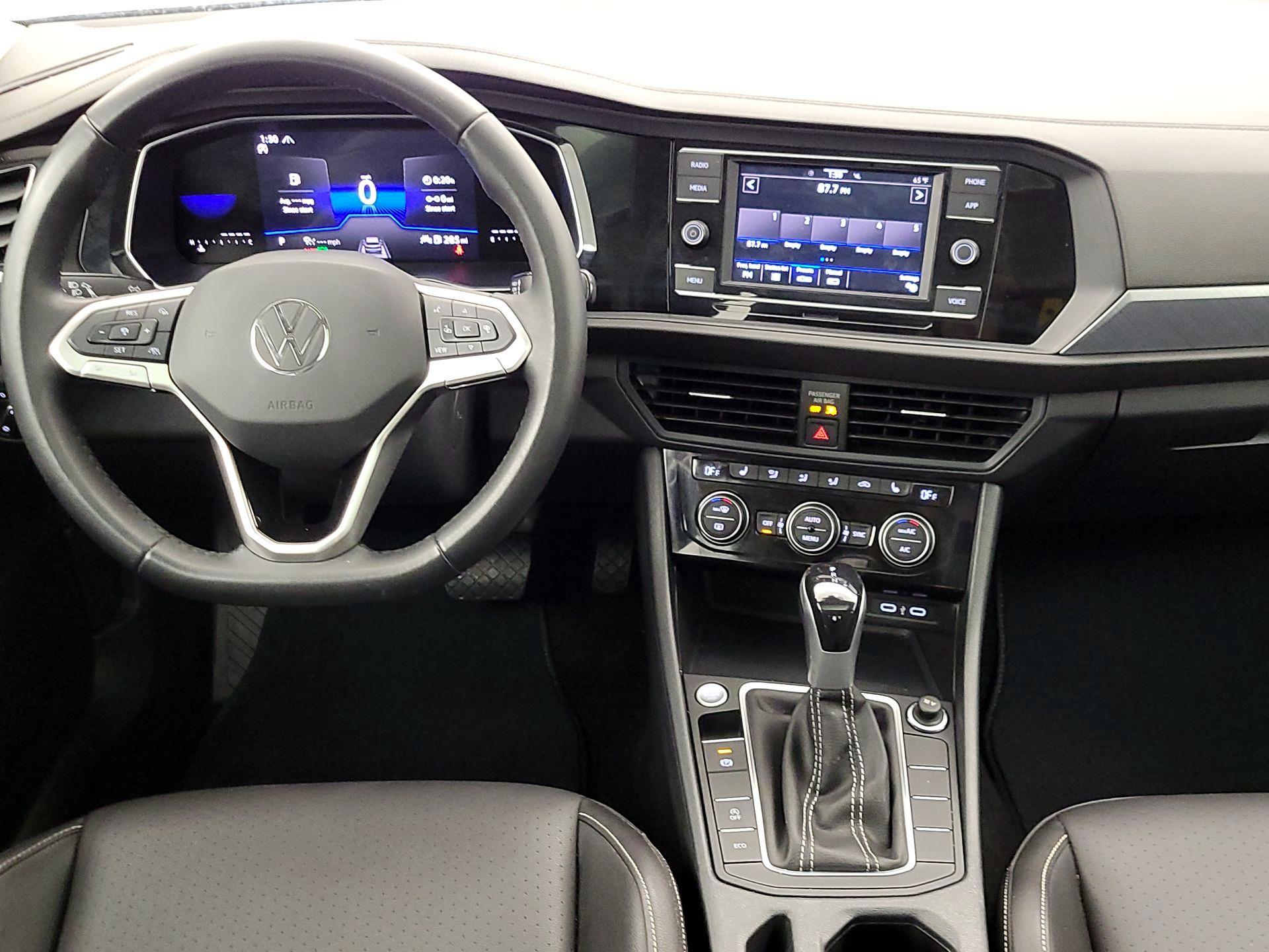 Thumbnail: 2023 Volkswagen Jetta - 9