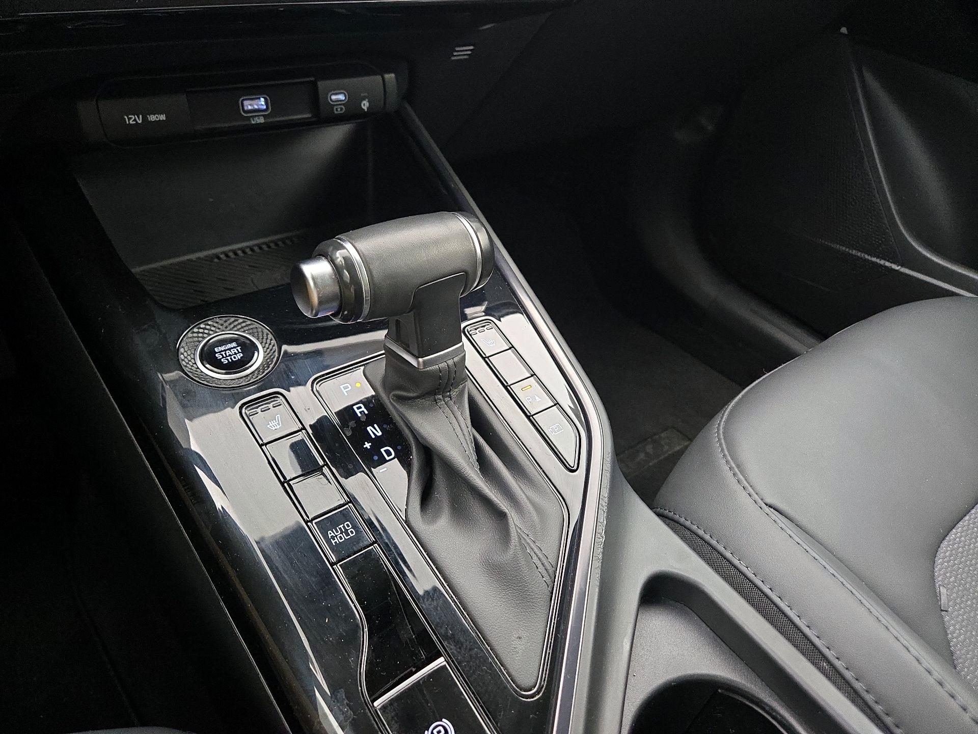 Thumbnail: 2023 Kia Niro - 18