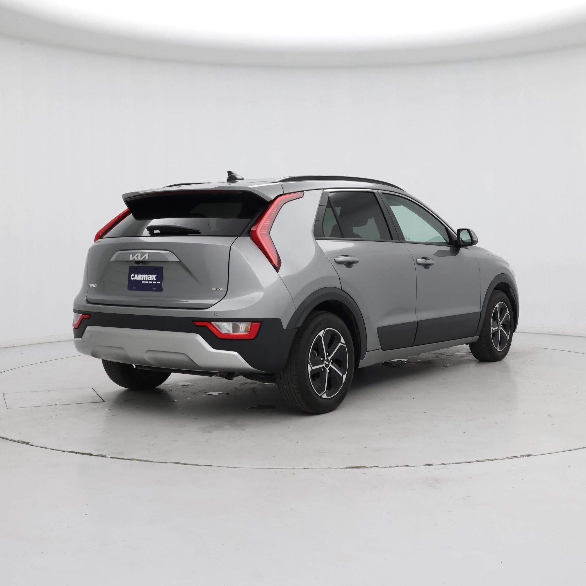 Thumbnail: 2023 Kia Niro - 8
