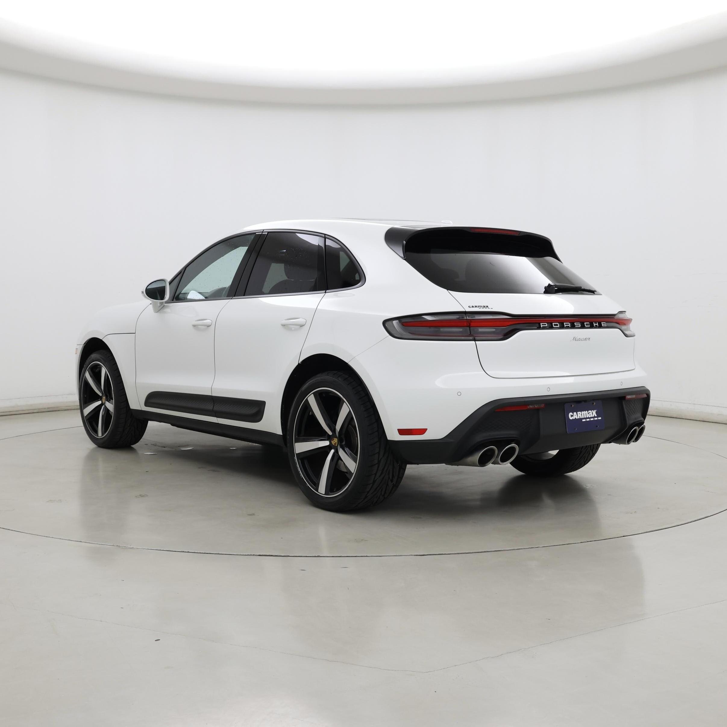 Thumbnail: 2023 Porsche Macan - 2