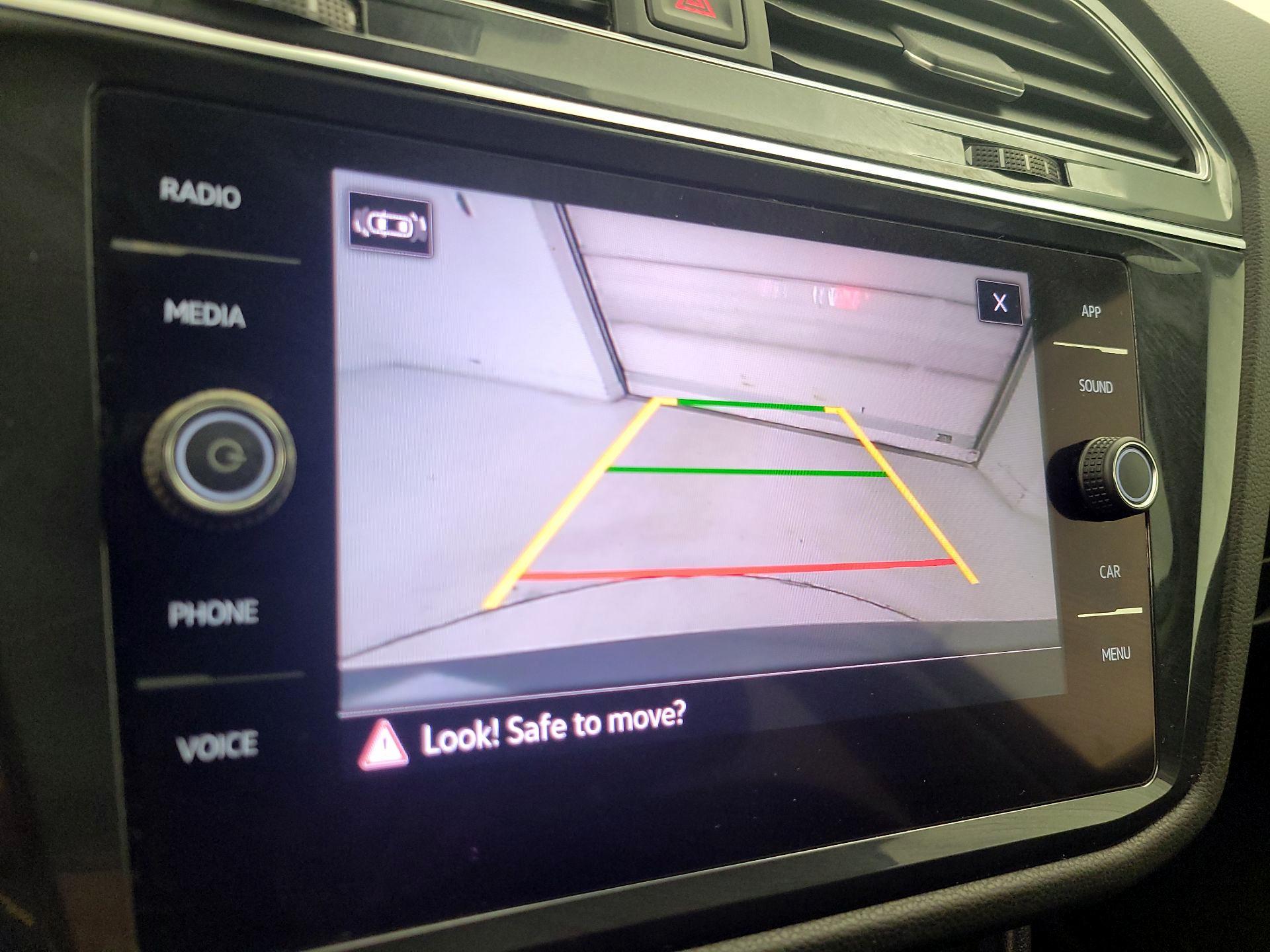 Thumbnail: 2022 Volkswagen Tiguan - 14