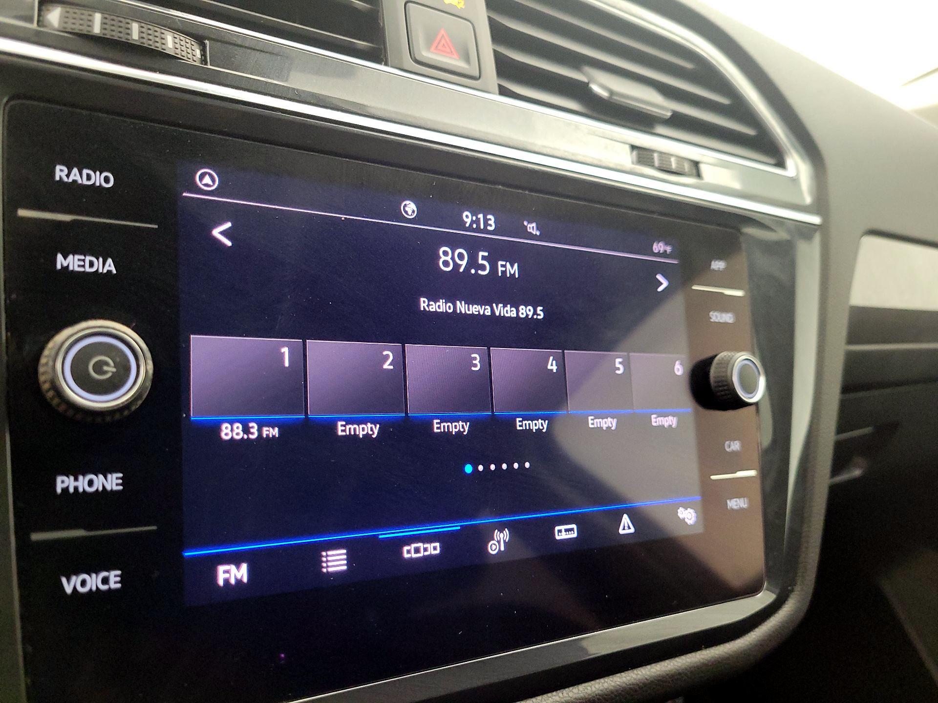 Thumbnail: 2022 Volkswagen Tiguan - 15