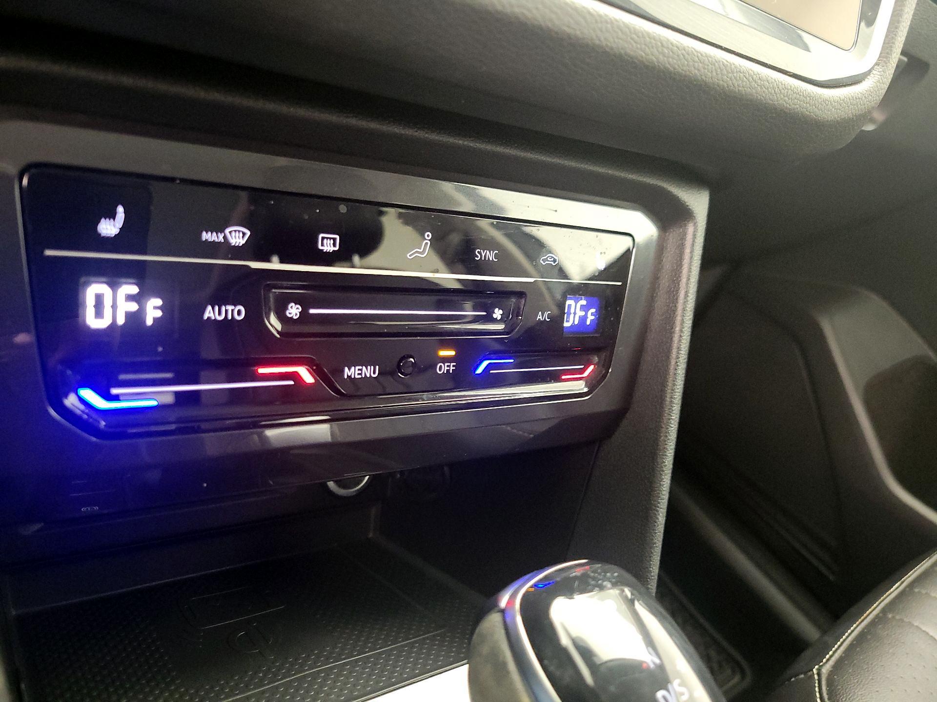 Thumbnail: 2022 Volkswagen Tiguan - 16