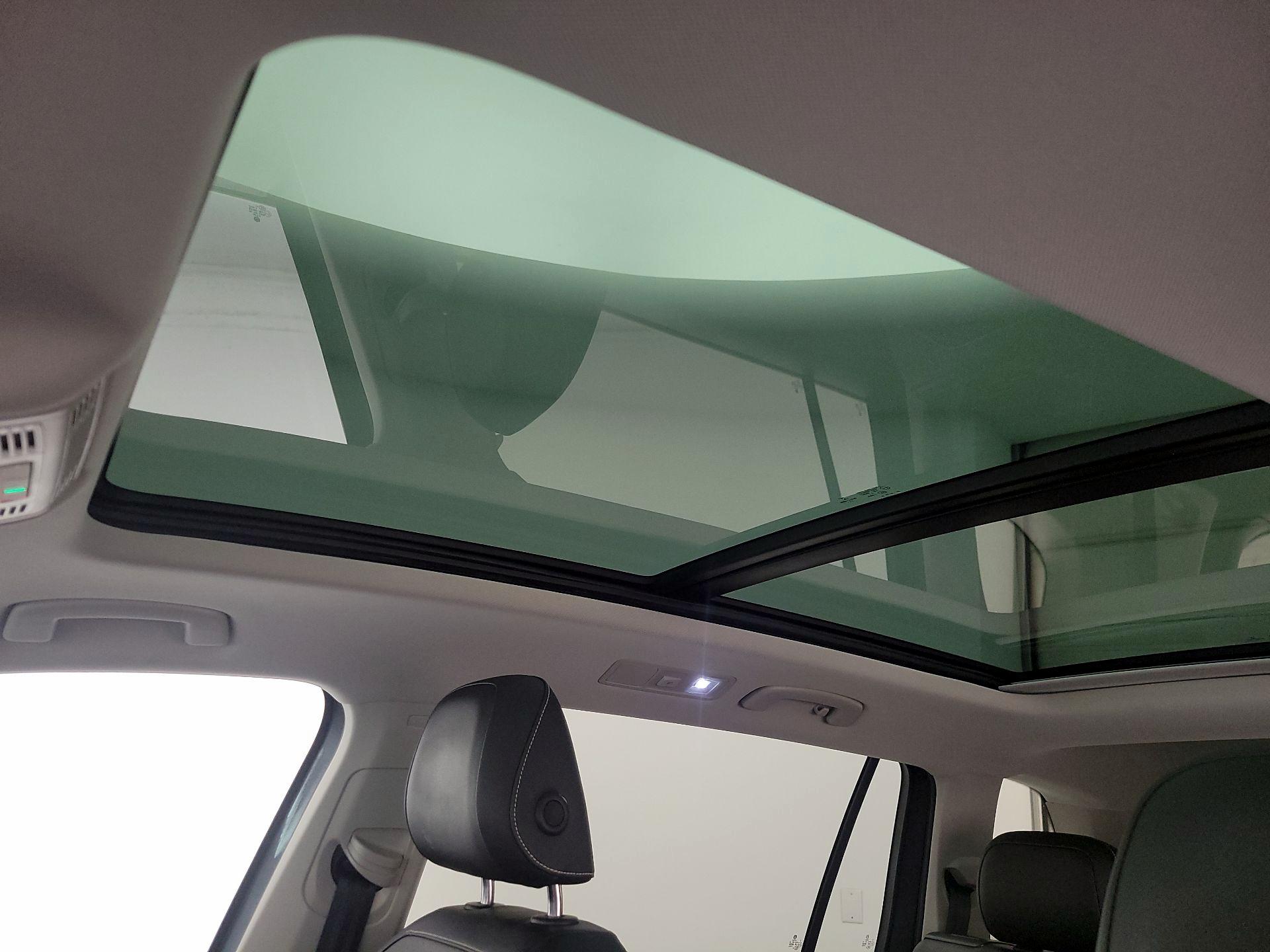 Thumbnail: 2022 Volkswagen Tiguan - 19