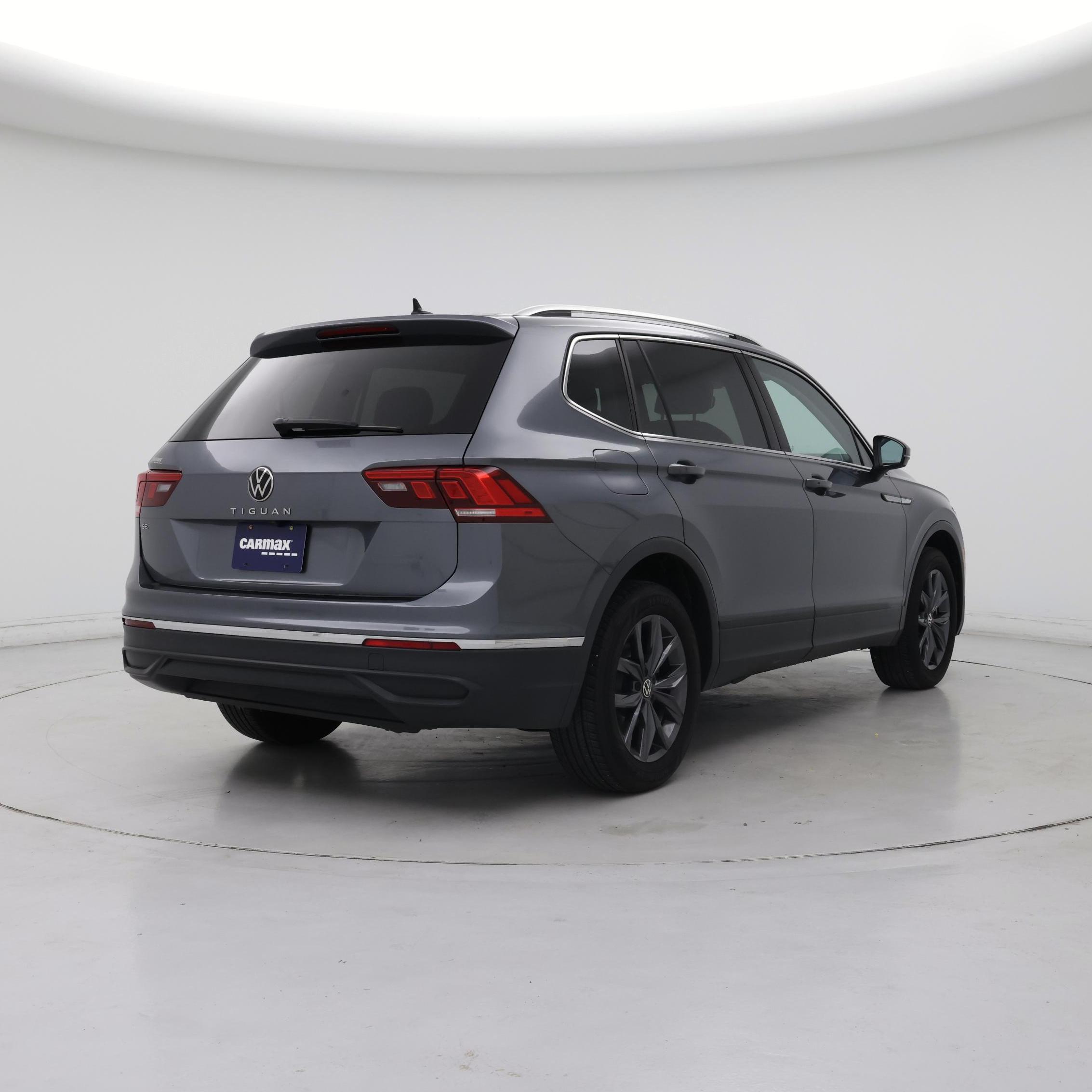 Thumbnail: 2022 Volkswagen Tiguan - 8