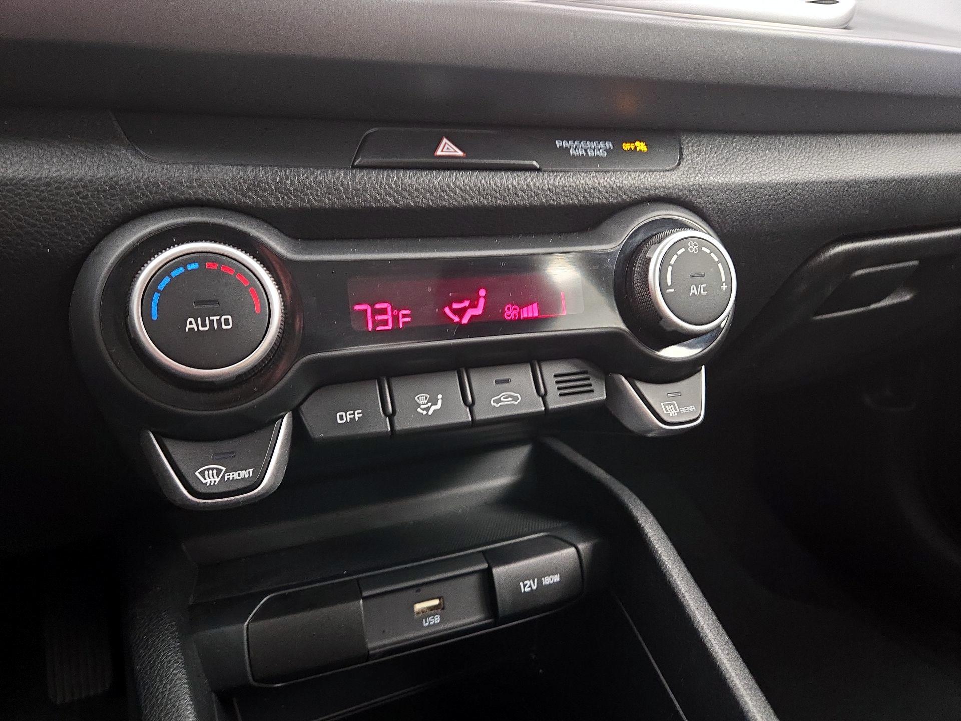 Thumbnail: 2023 Kia Rio - 16