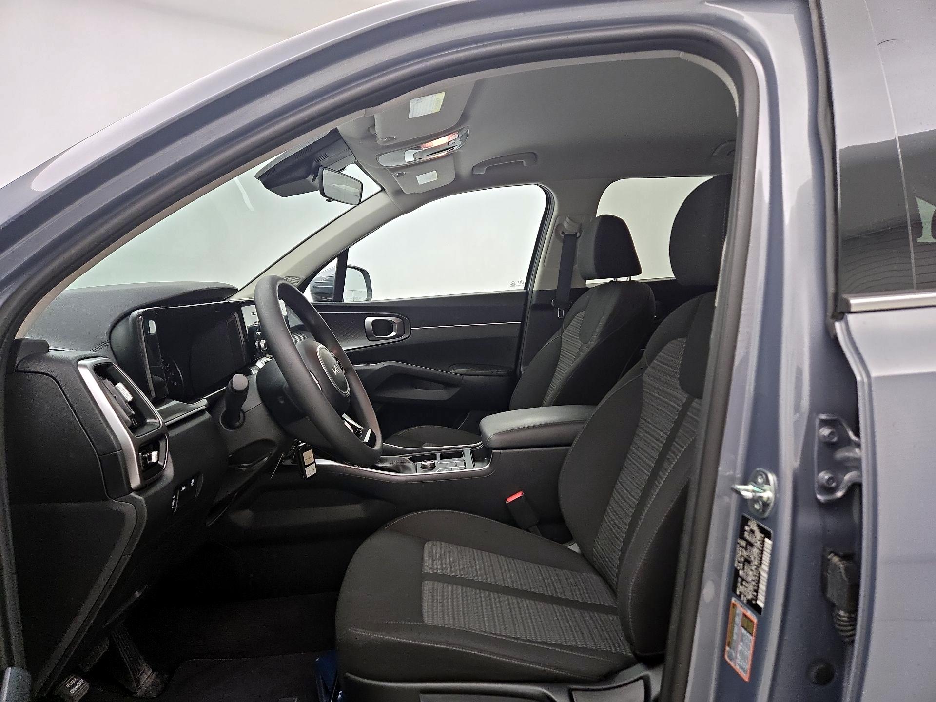 Thumbnail: 2023 Kia Sorento - 11