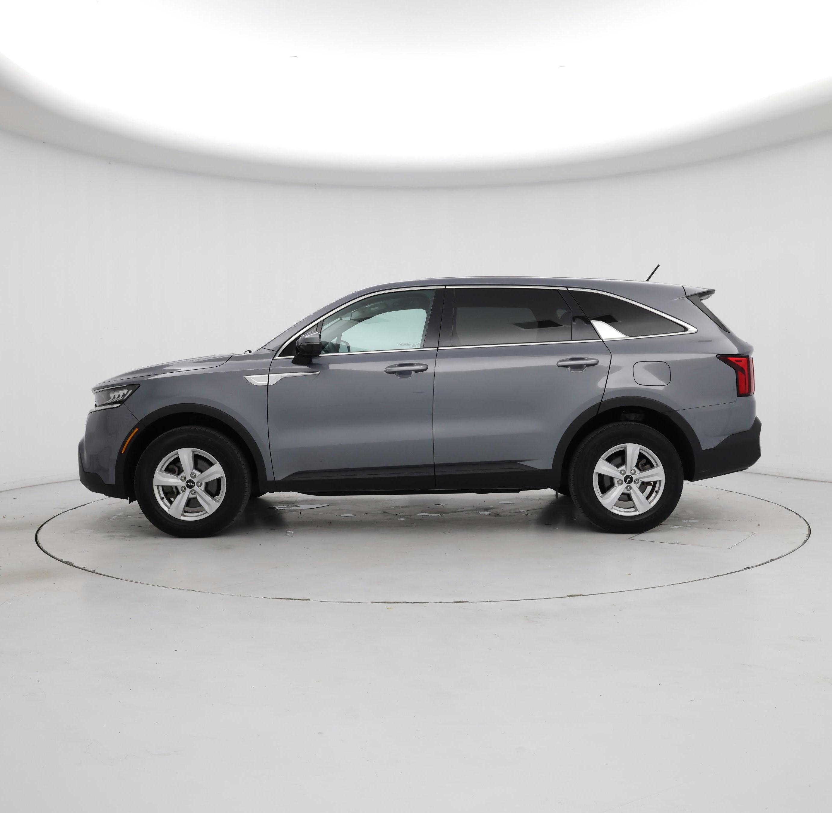 Thumbnail: 2023 Kia Sorento - 3