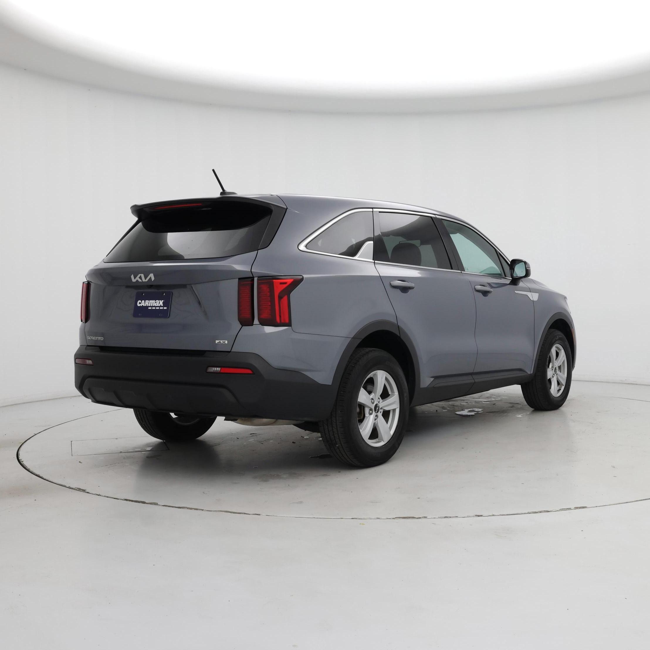 Thumbnail: 2023 Kia Sorento - 8