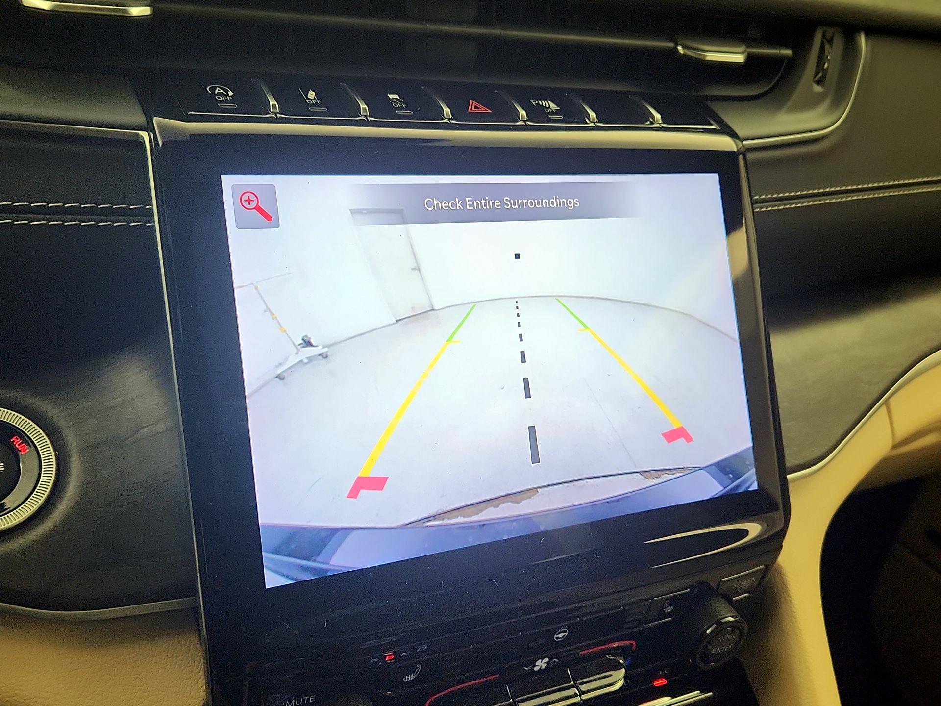 Thumbnail: 2022 Jeep Grand Cherokee - 15