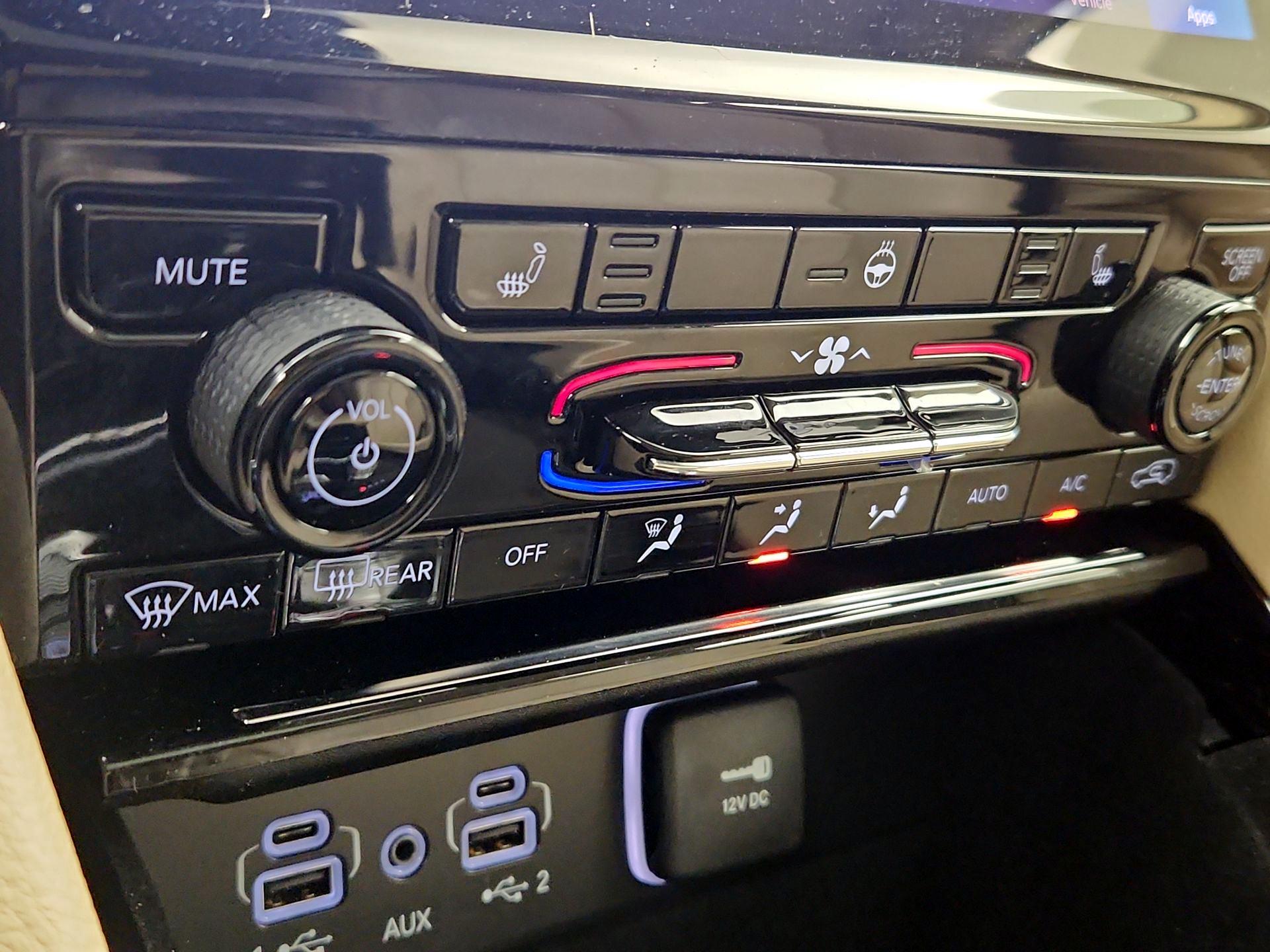 Thumbnail: 2022 Jeep Grand Cherokee - 17