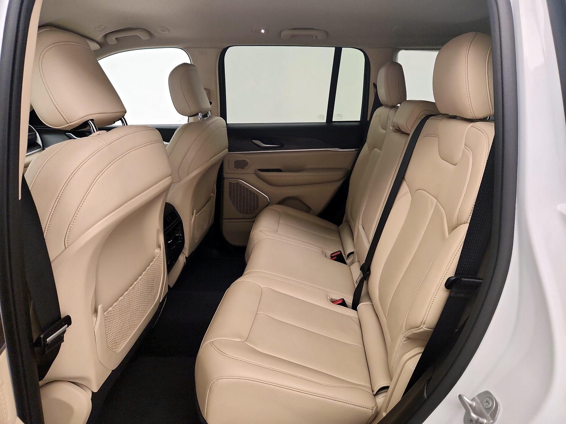 Thumbnail: 2022 Jeep Grand Cherokee - 20
