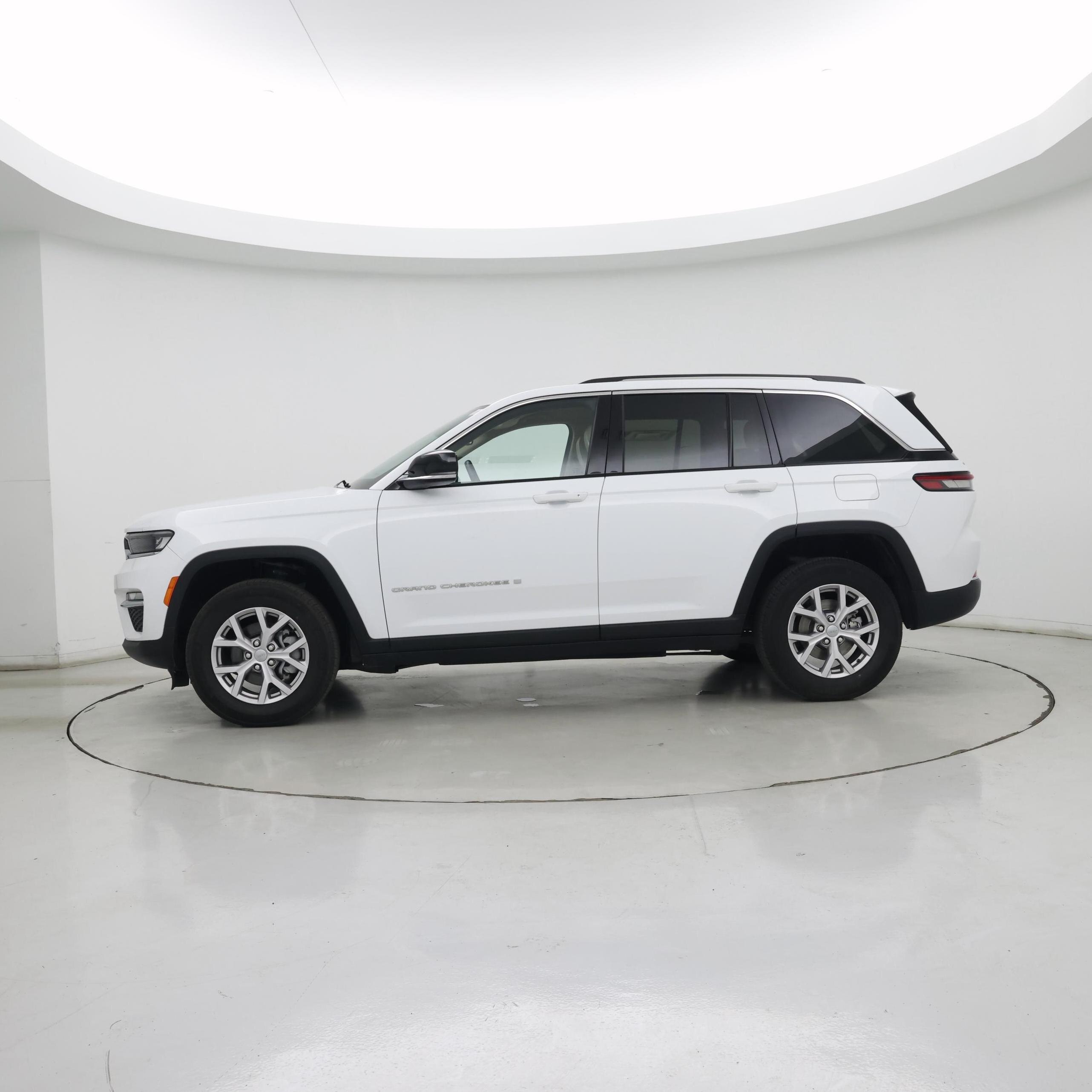 Thumbnail: 2022 Jeep Grand Cherokee - 3