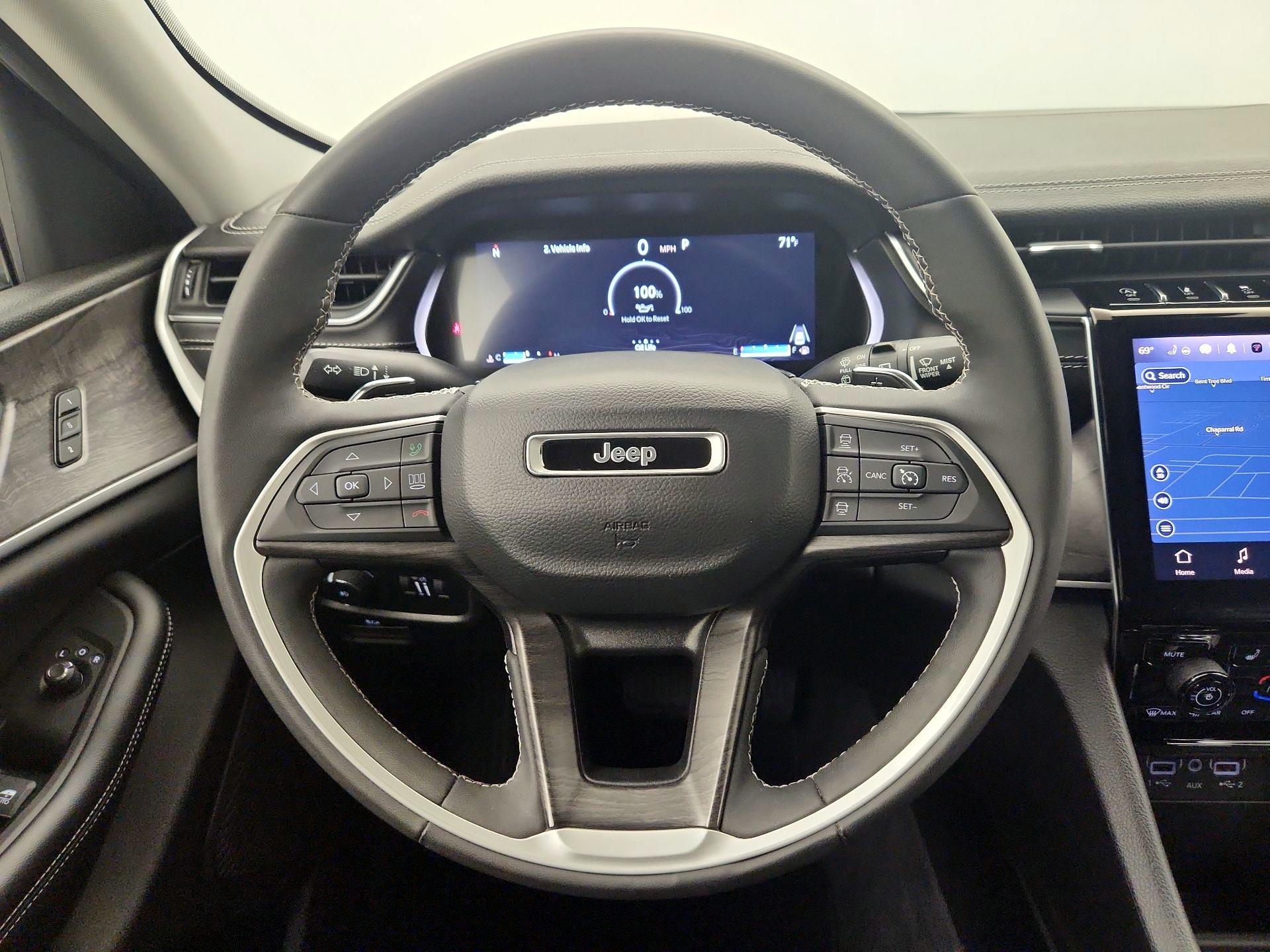Thumbnail: 2023 Jeep Grand Cherokee - 10