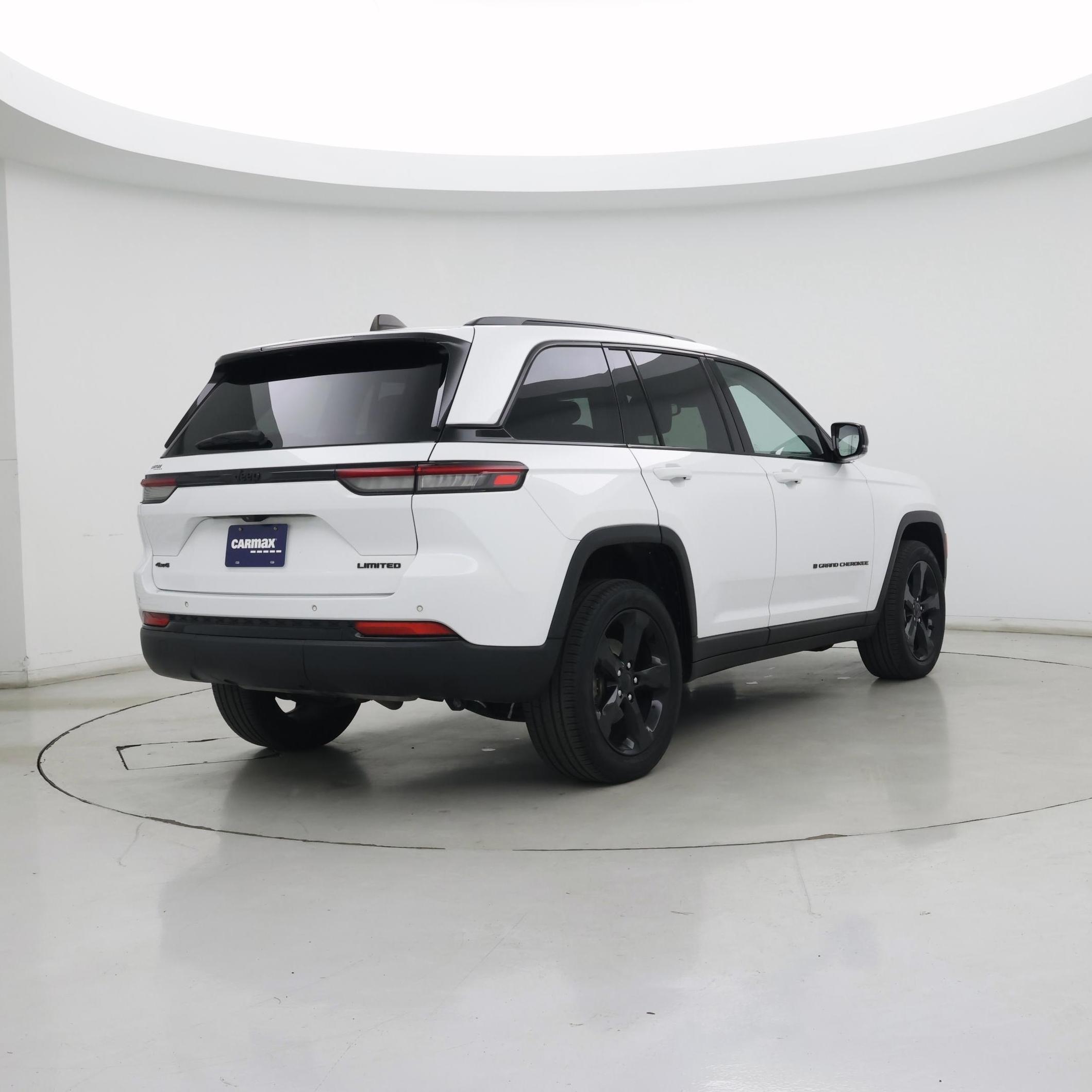 Thumbnail: 2023 Jeep Grand Cherokee - 8