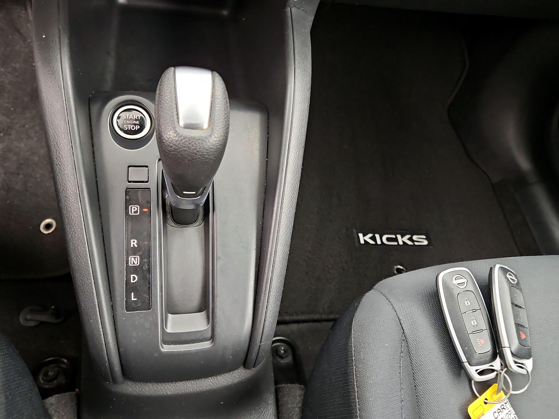 Thumbnail: 2023 Nissan Kicks - 17