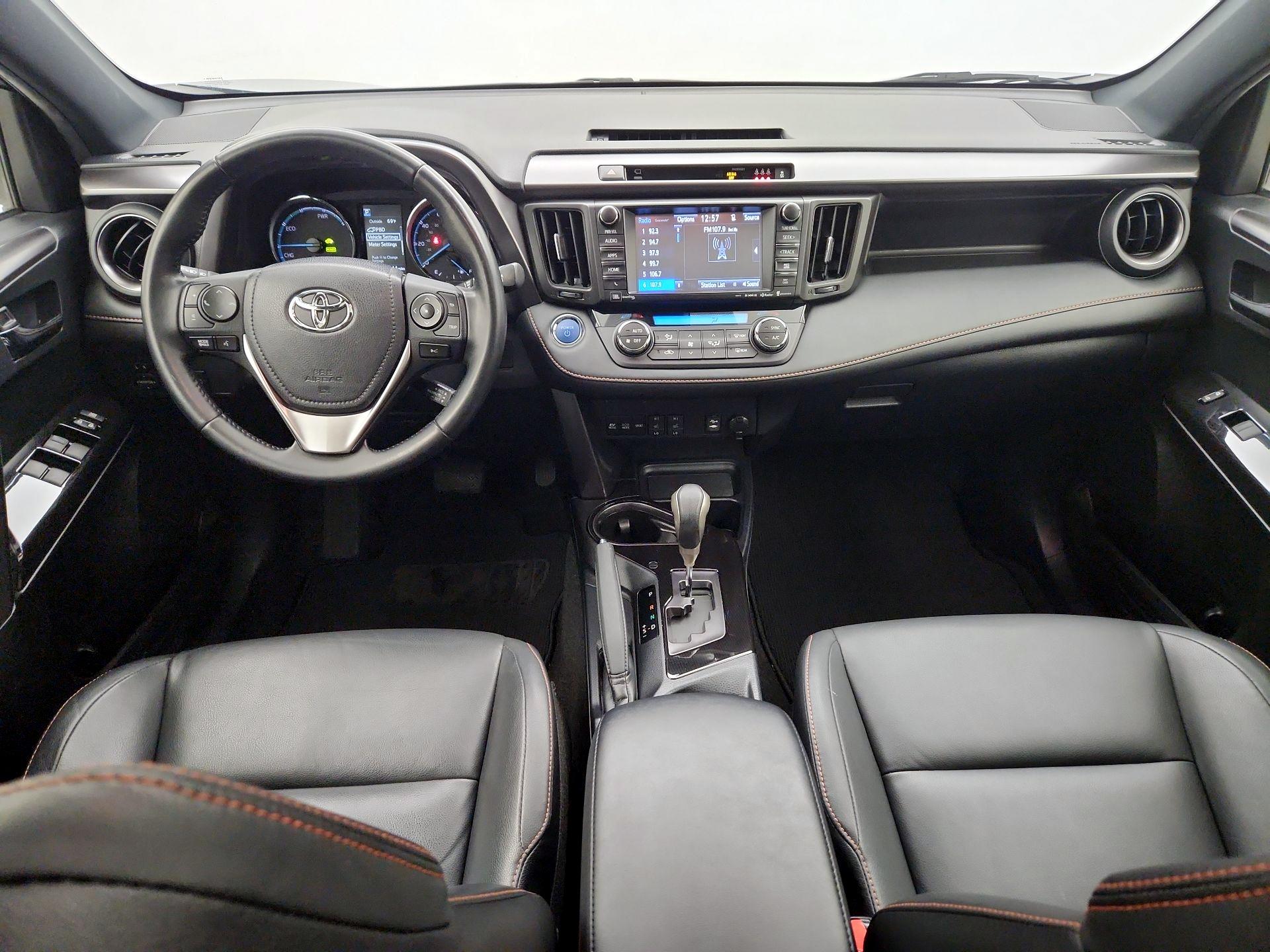 Thumbnail: 2017 Toyota RAV4 - 9