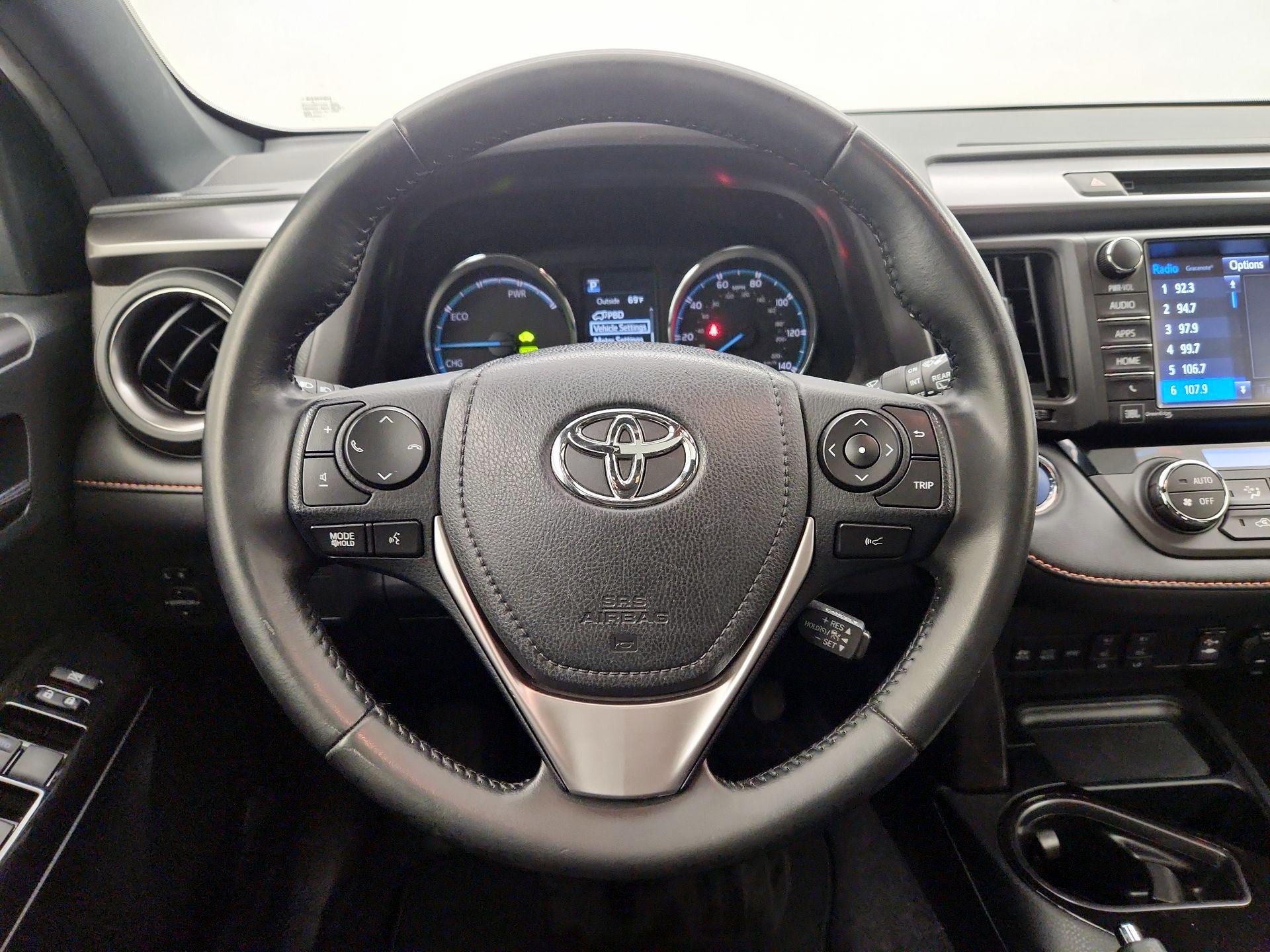 Thumbnail: 2017 Toyota RAV4 - 10