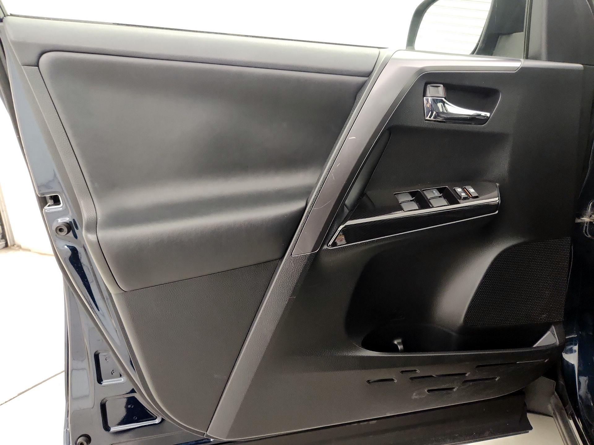 Thumbnail: 2017 Toyota RAV4 - 12