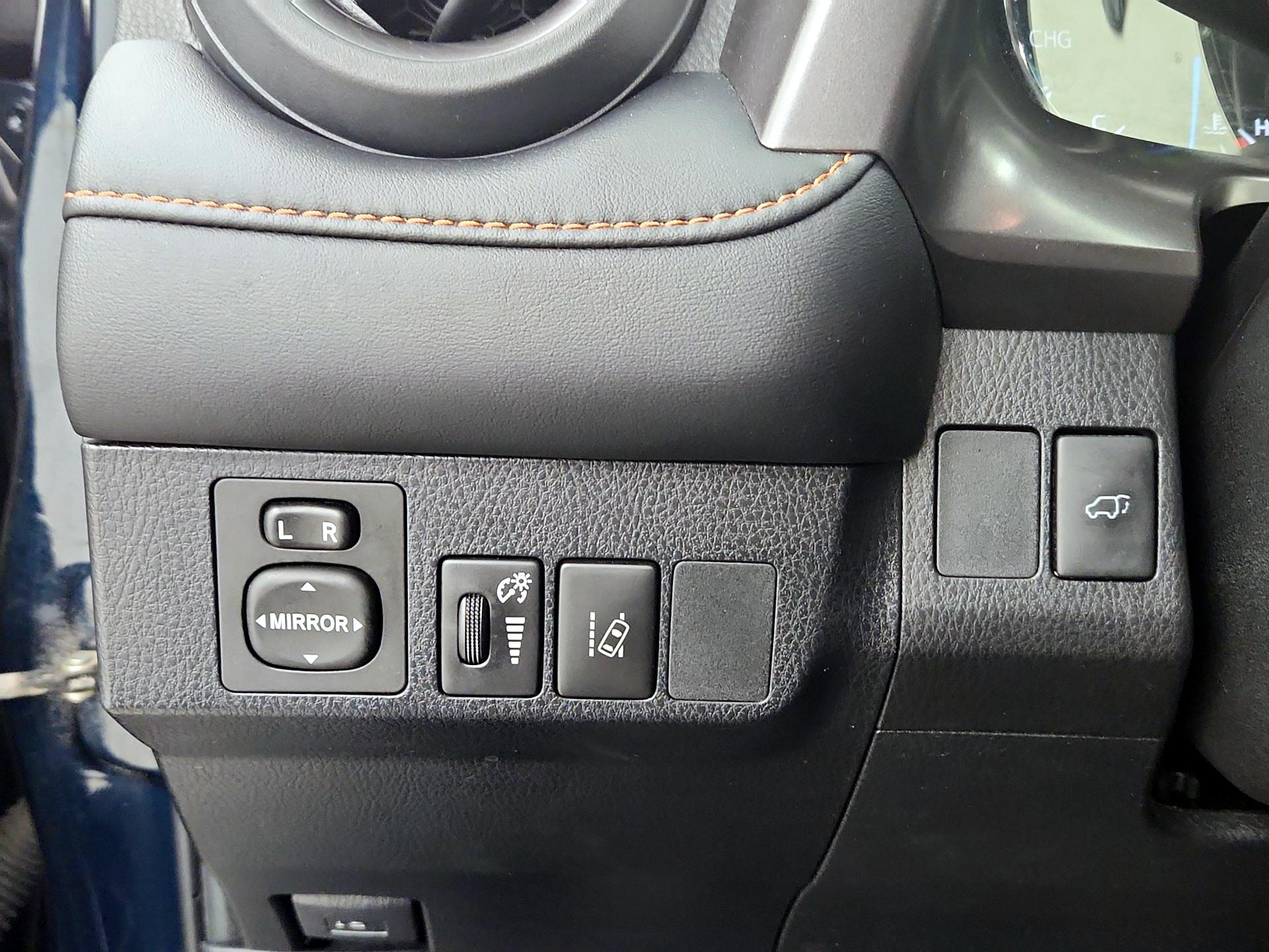 Thumbnail: 2017 Toyota RAV4 - 13