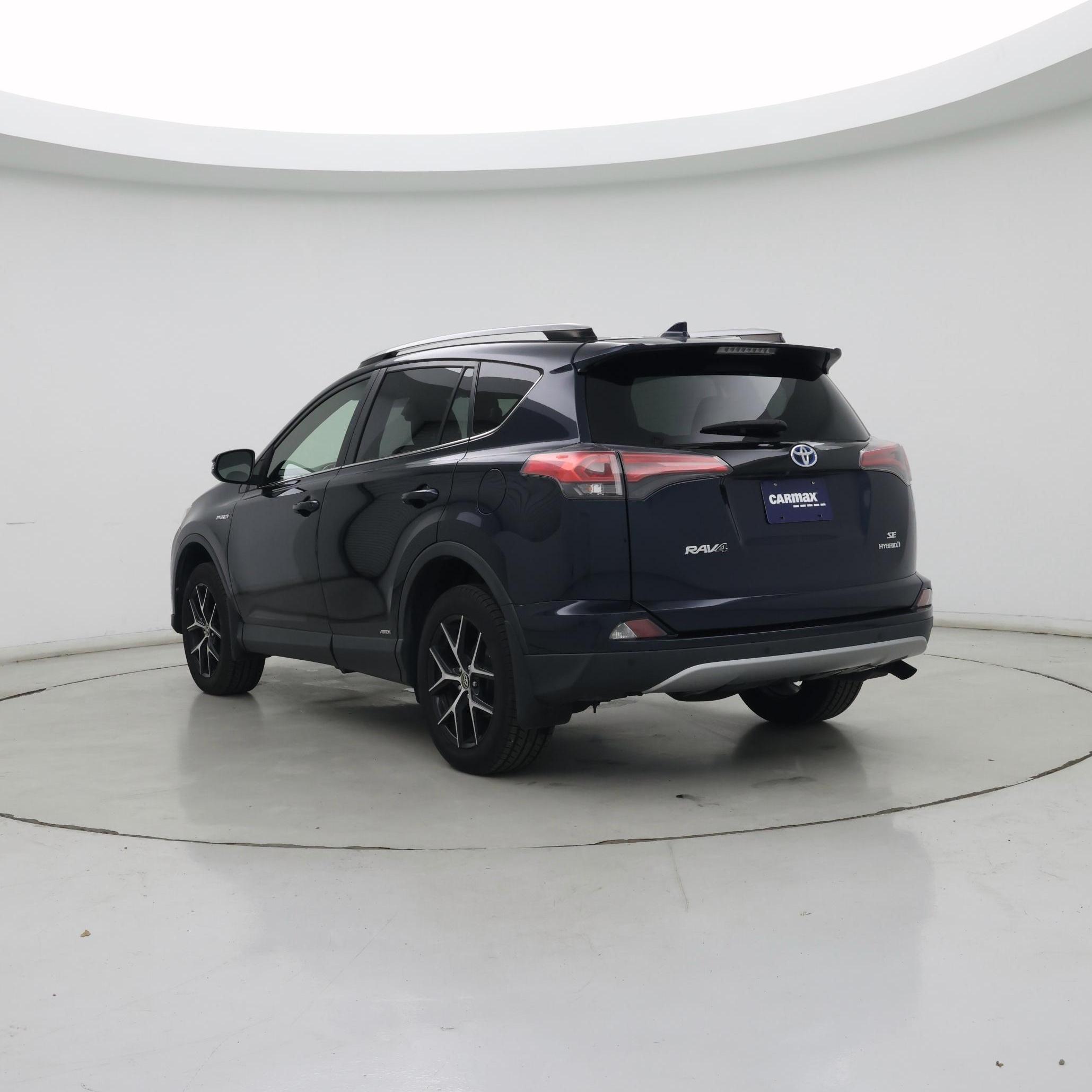 Thumbnail: 2017 Toyota RAV4 - 2