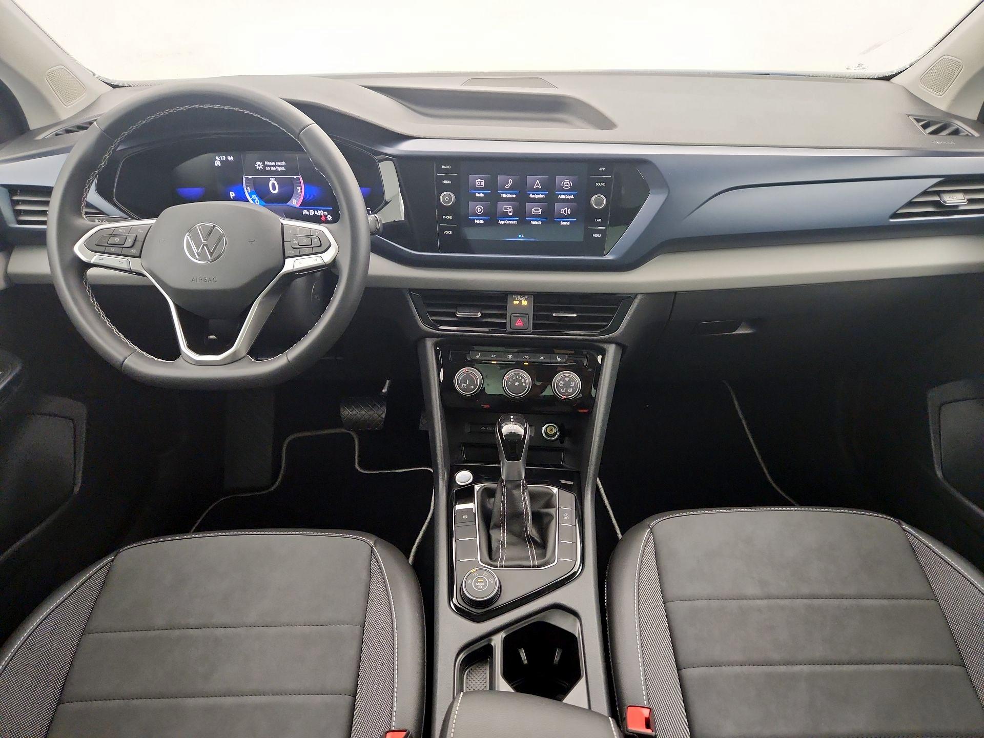 Thumbnail: 2023 Volkswagen Taos - 9