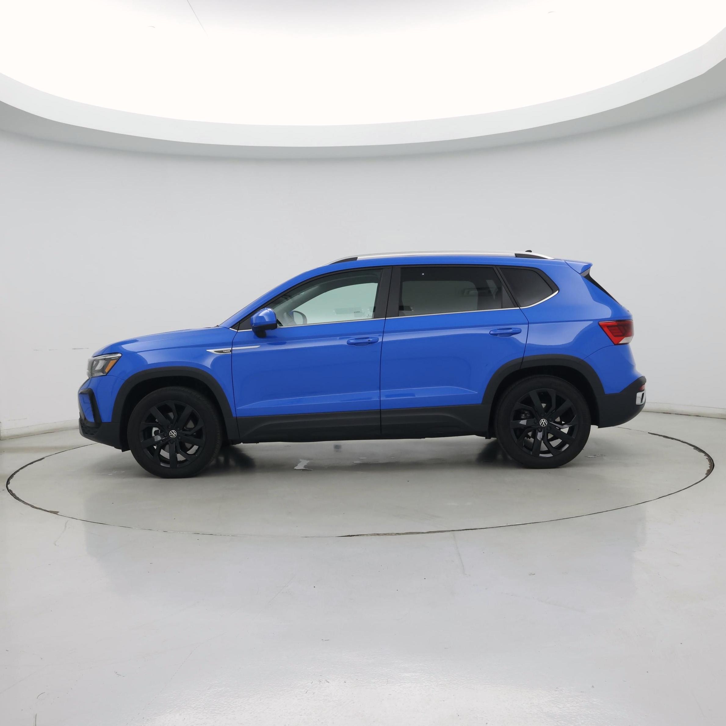Thumbnail: 2023 Volkswagen Taos - 3