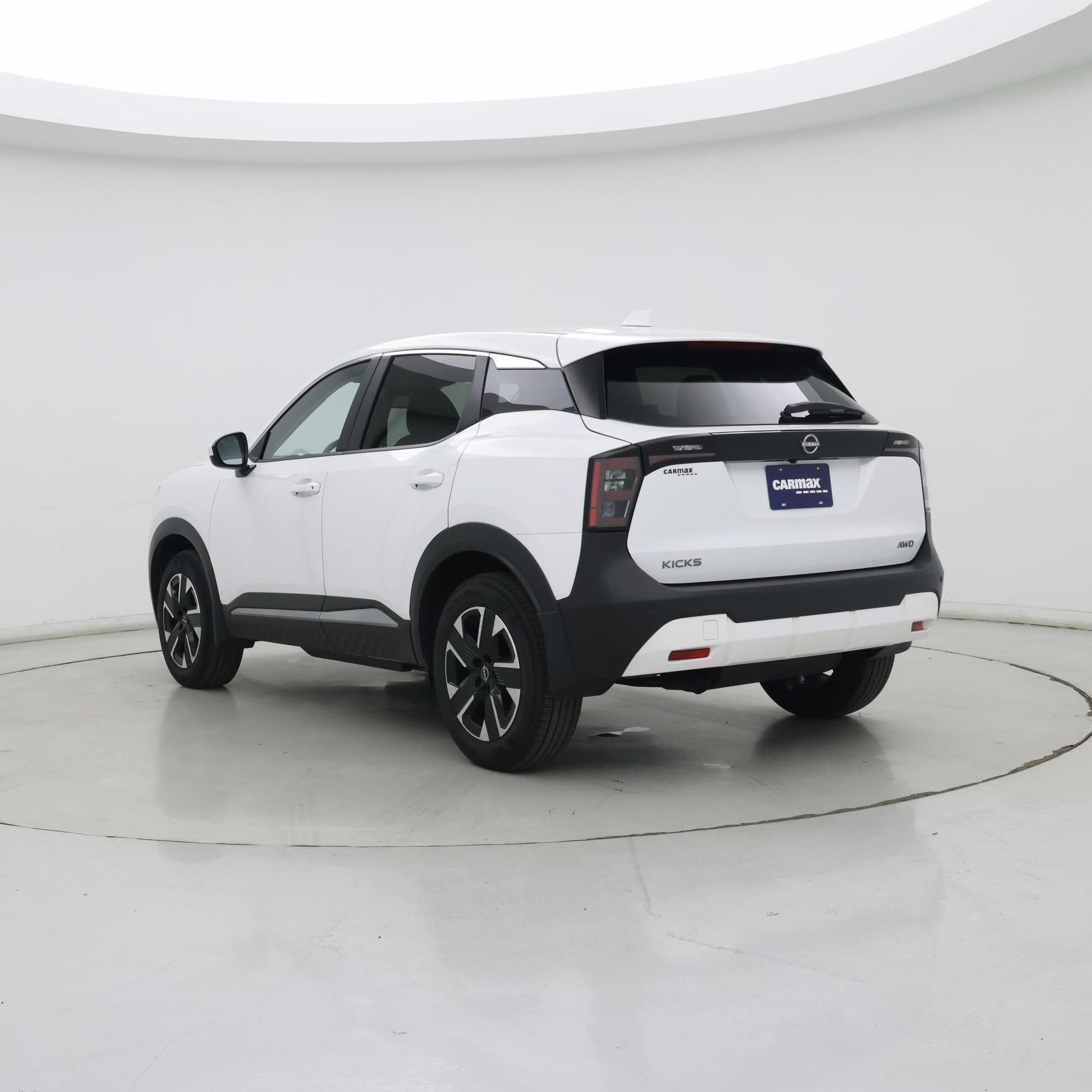 Thumbnail: 2025 Nissan Kicks - 2