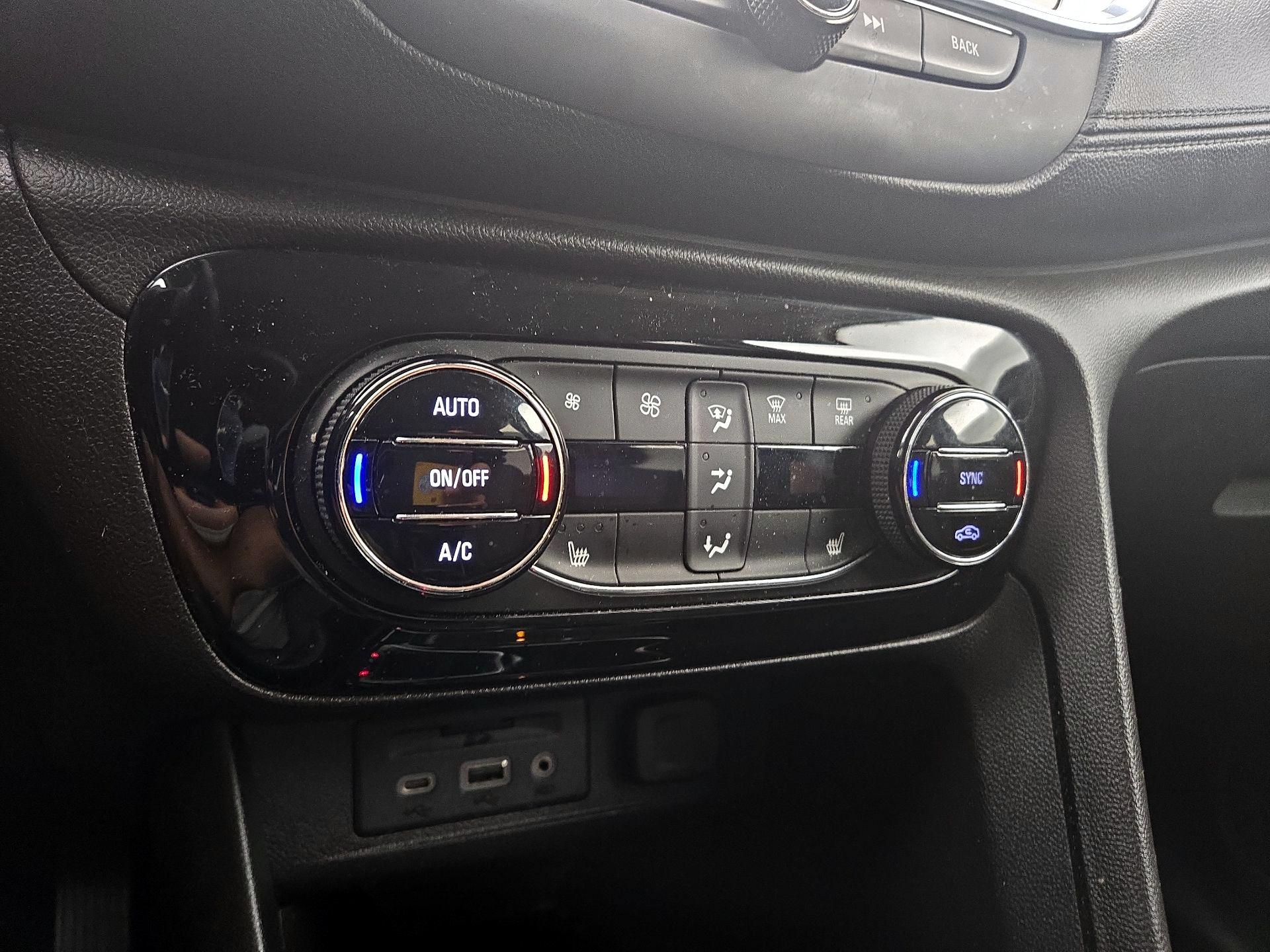 Thumbnail: 2020 Buick Encore GX - 16
