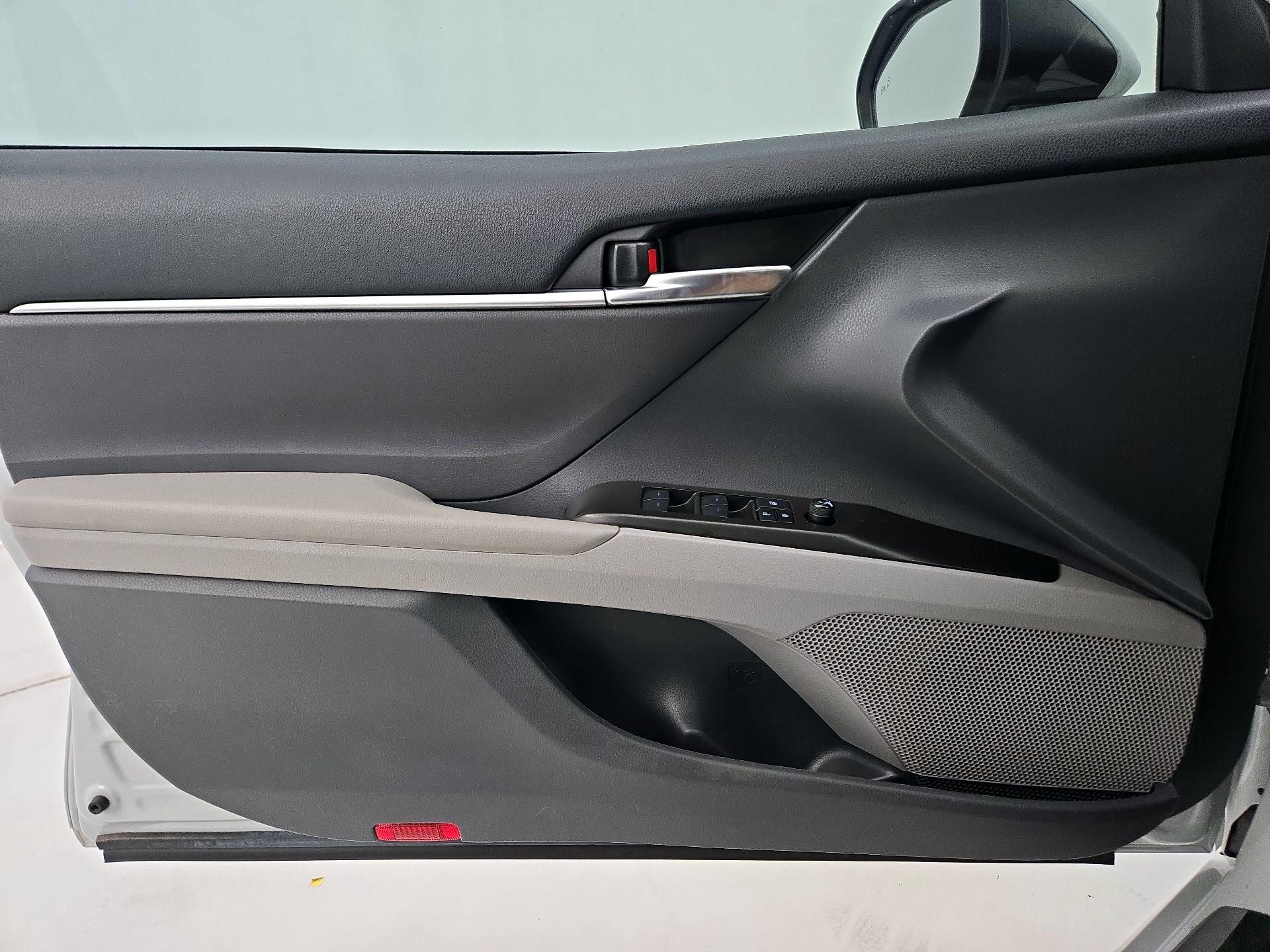Thumbnail: 2023 Toyota Camry - 12