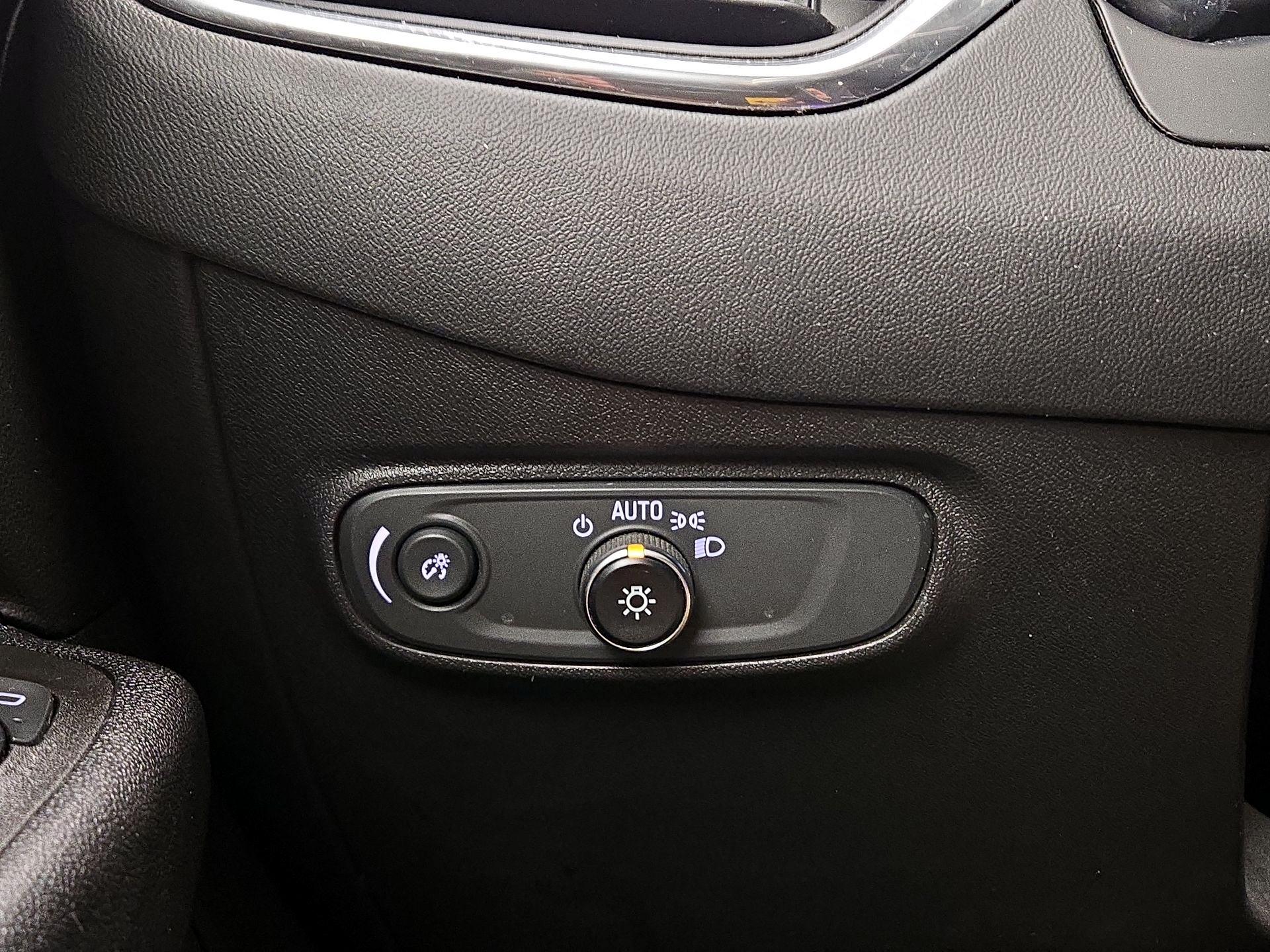 Thumbnail: 2022 Chevrolet Equinox - 13