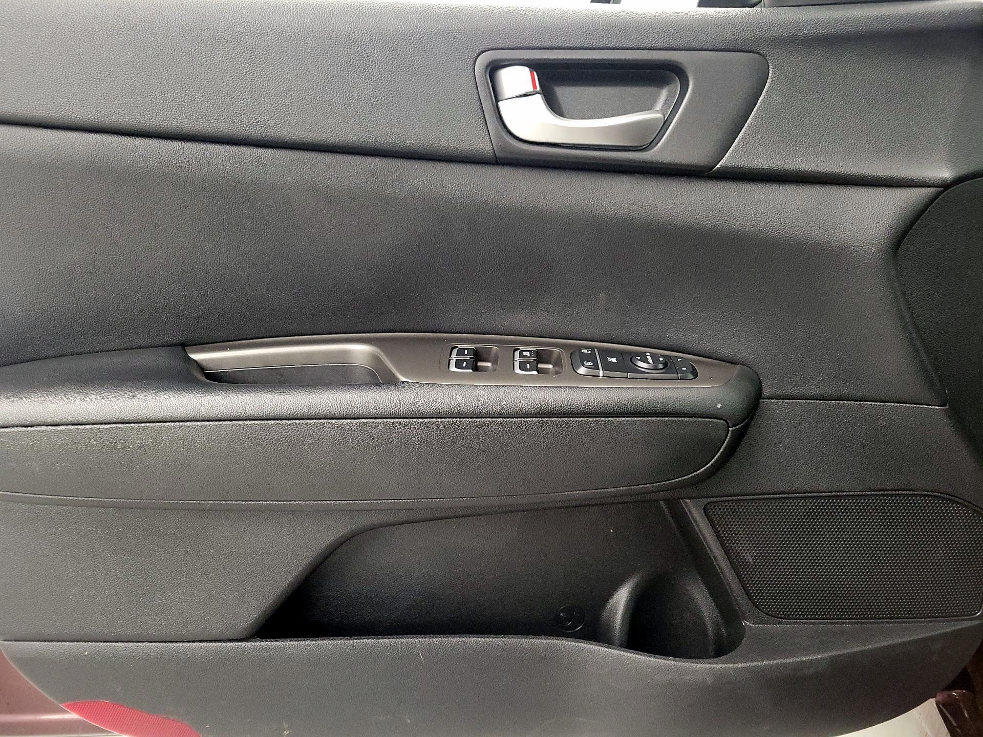 Thumbnail: 2020 Kia Optima - 12