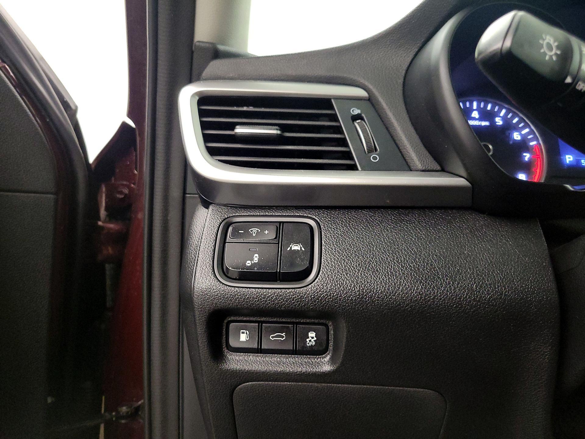 Thumbnail: 2020 Kia Optima - 13