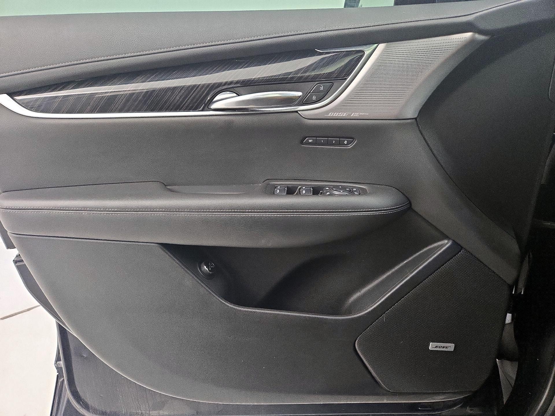 Thumbnail: 2021 Cadillac XT6 - 12