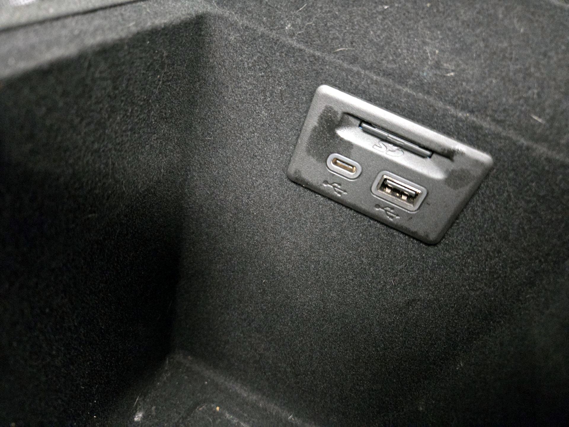 Thumbnail: 2021 Cadillac XT6 - 18